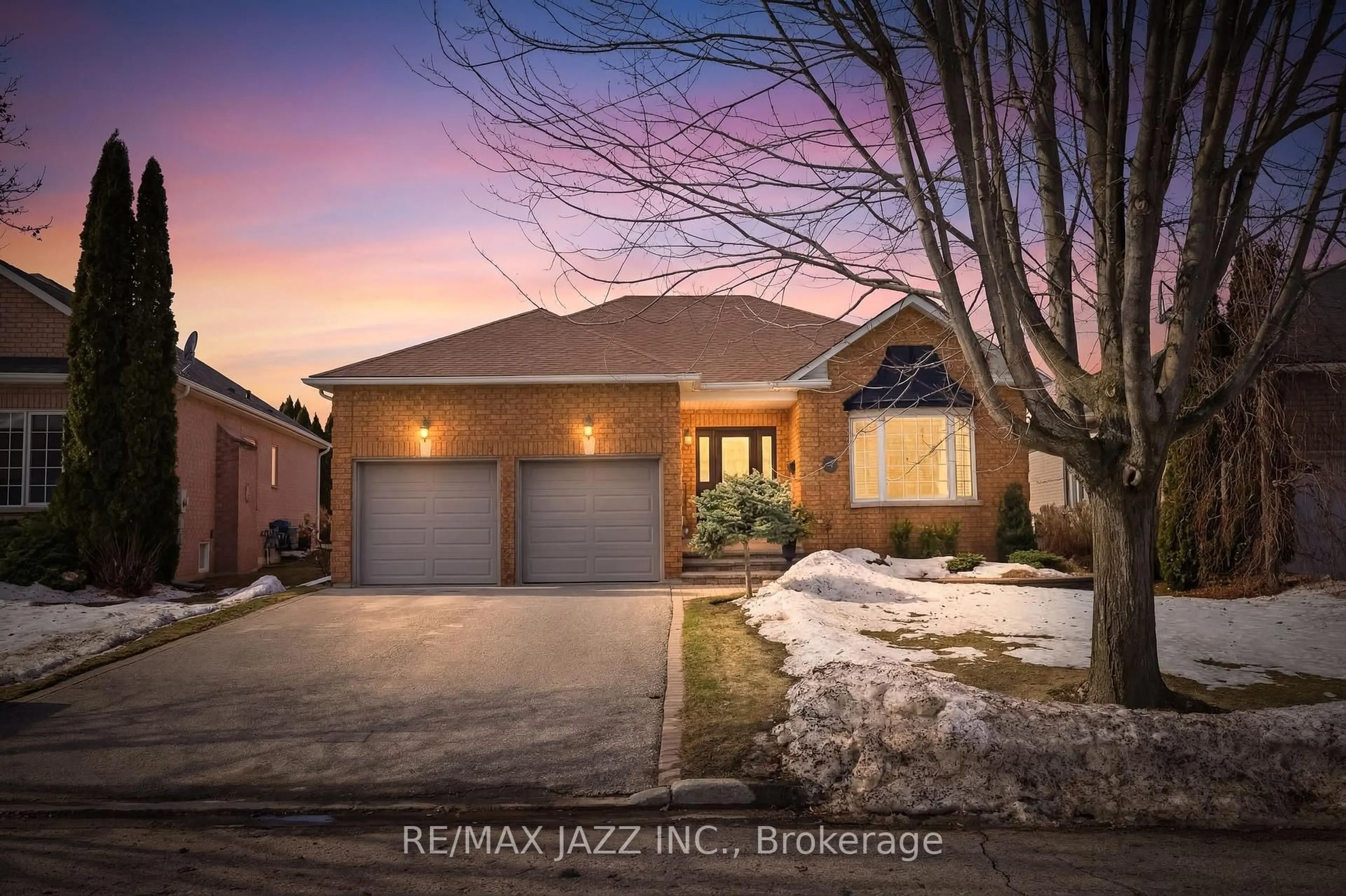 Home with brick exterior material, street for 20 Commons Blvd, Scugog Ontario L9L 1S5