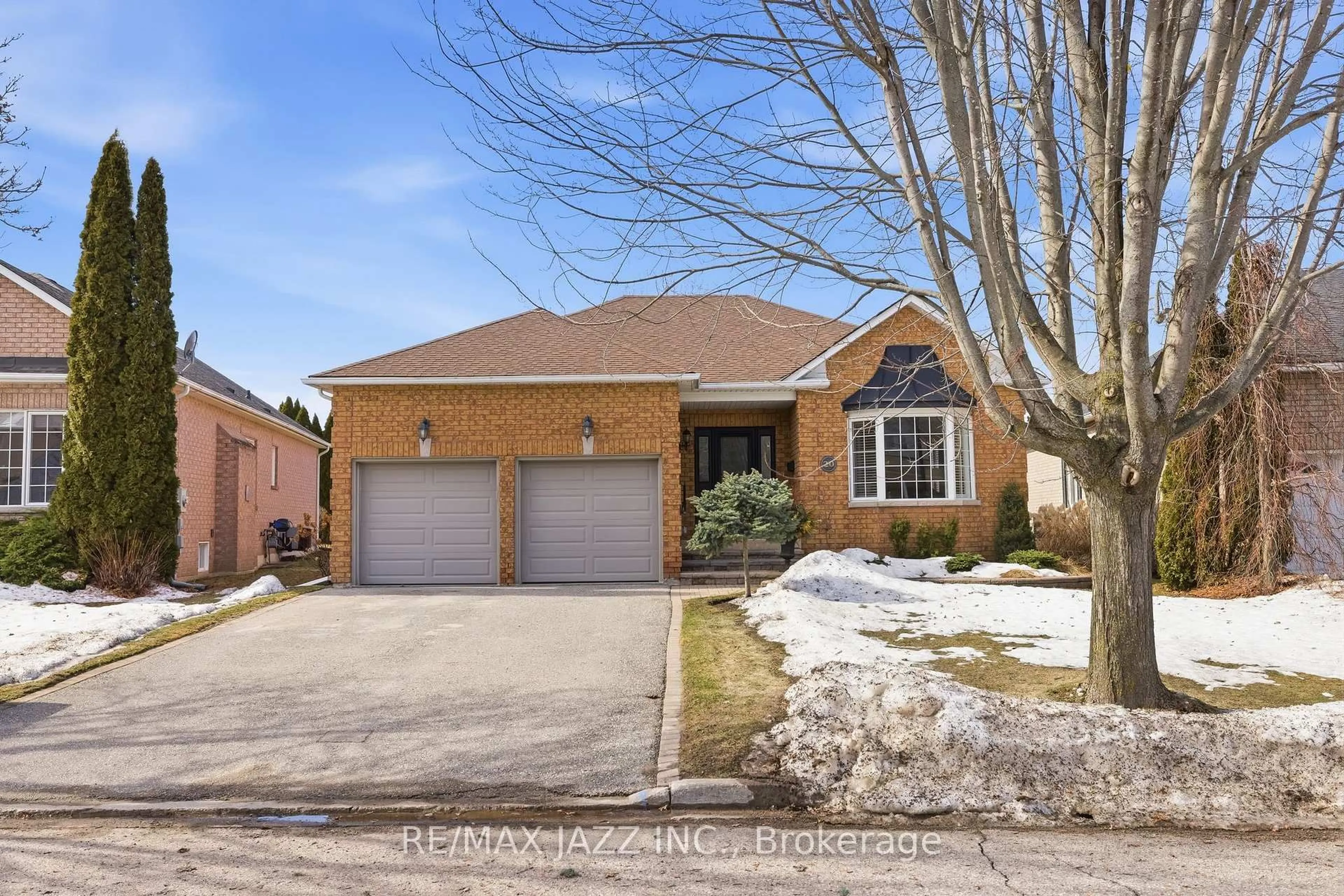 Home with brick exterior material, street for 20 Commons Blvd, Scugog Ontario L9L 1S5