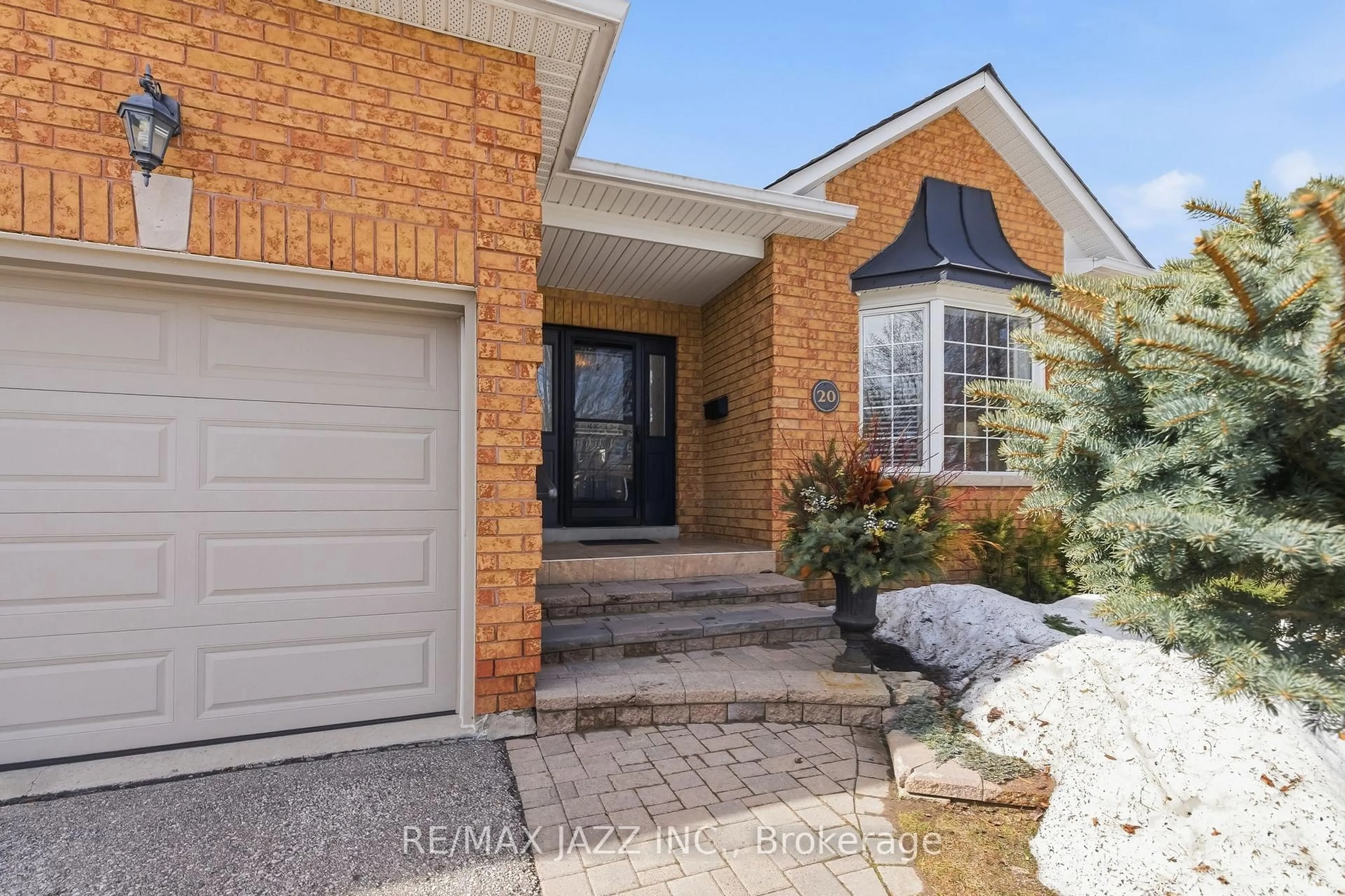 Home with brick exterior material, street for 20 Commons Blvd, Scugog Ontario L9L 1S5