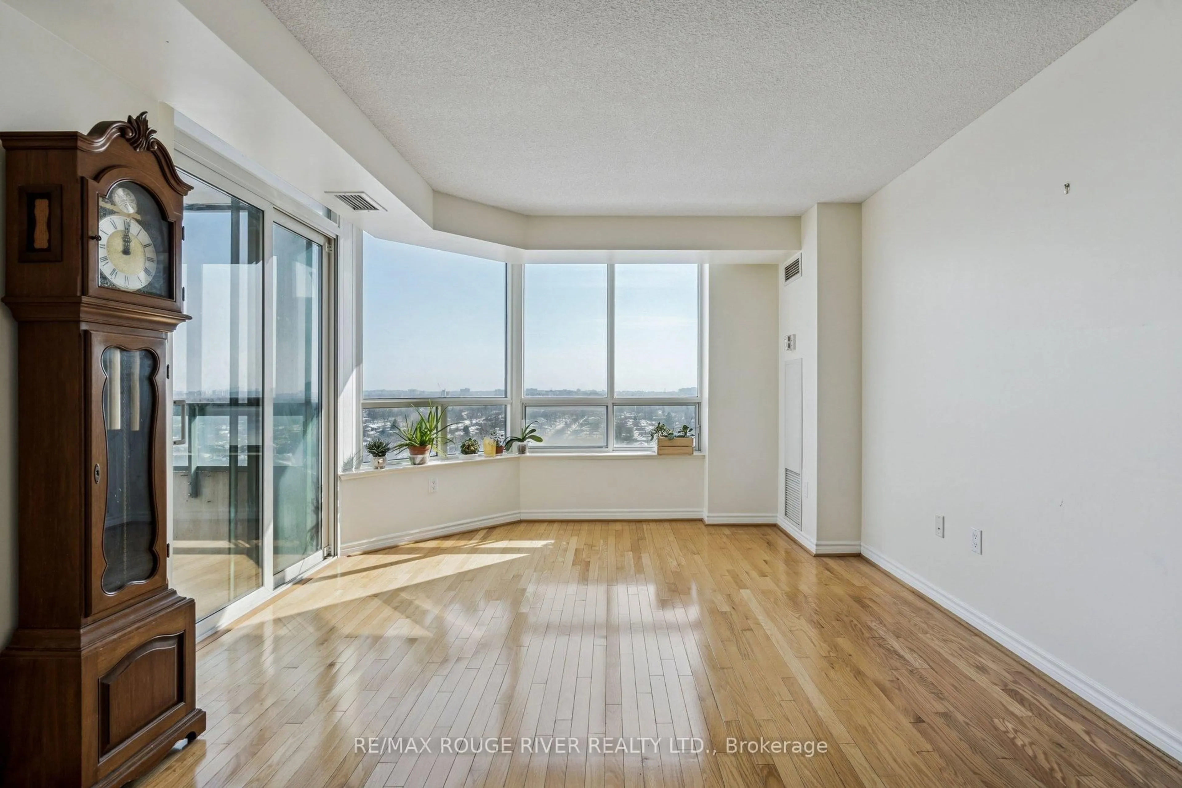 A pic of a room for 125 OMNI Dr #1136, Toronto Ontario M1P 5A9