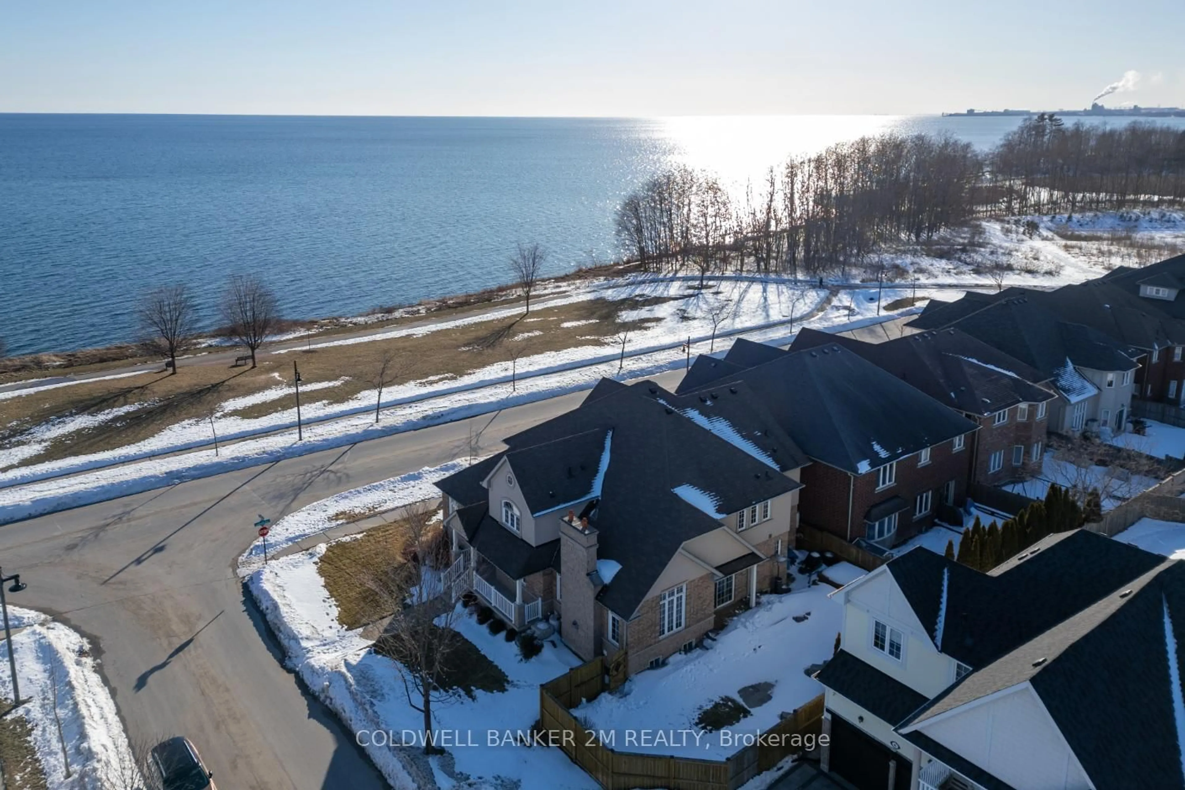A pic from outside/outdoor area/front of a property/back of a property/a pic from drone, water/lake/river/ocean view for 500 Lakebreeze Dr, Clarington Ontario L1B 0B3