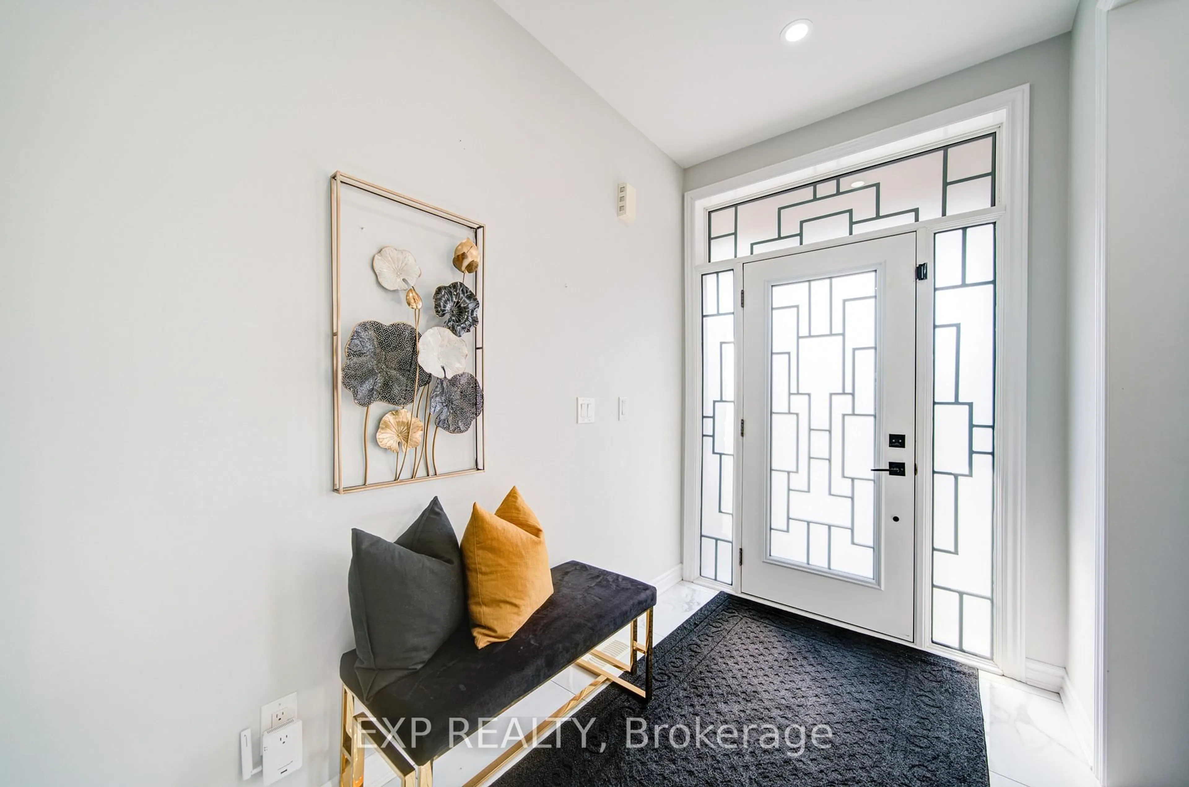 Indoor entryway for 41 Bremner St, Whitby Ontario L1R 0P8
