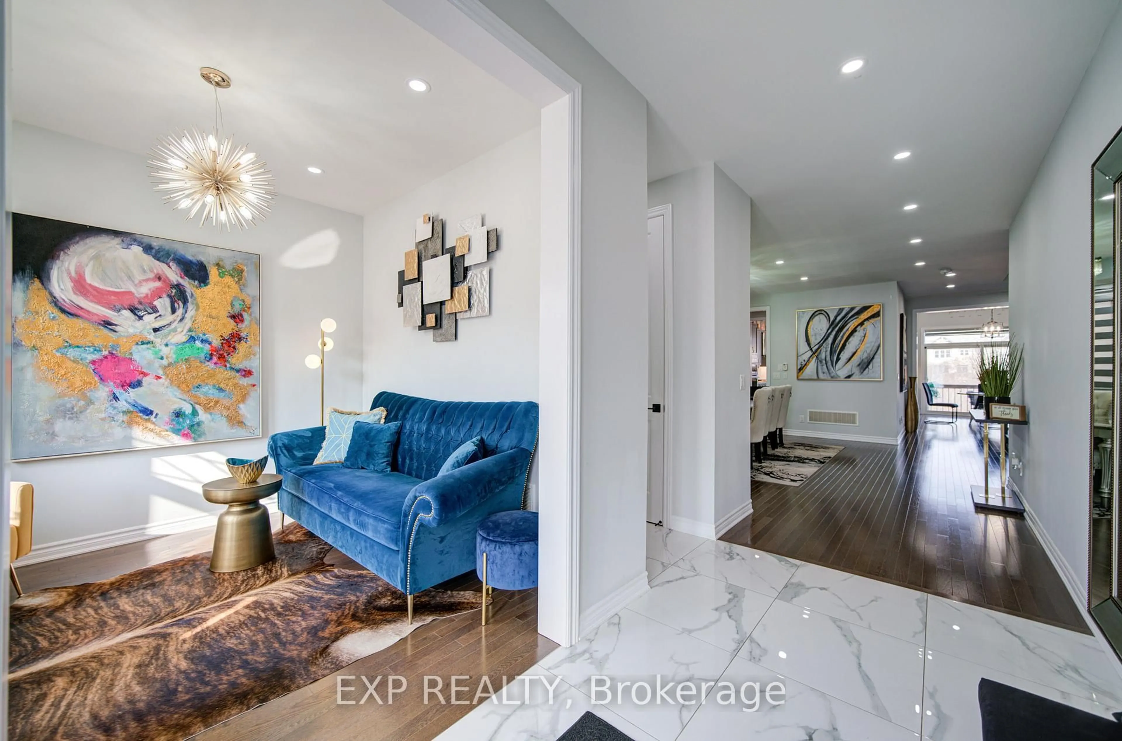 Indoor entryway for 41 Bremner St, Whitby Ontario L1R 0P8