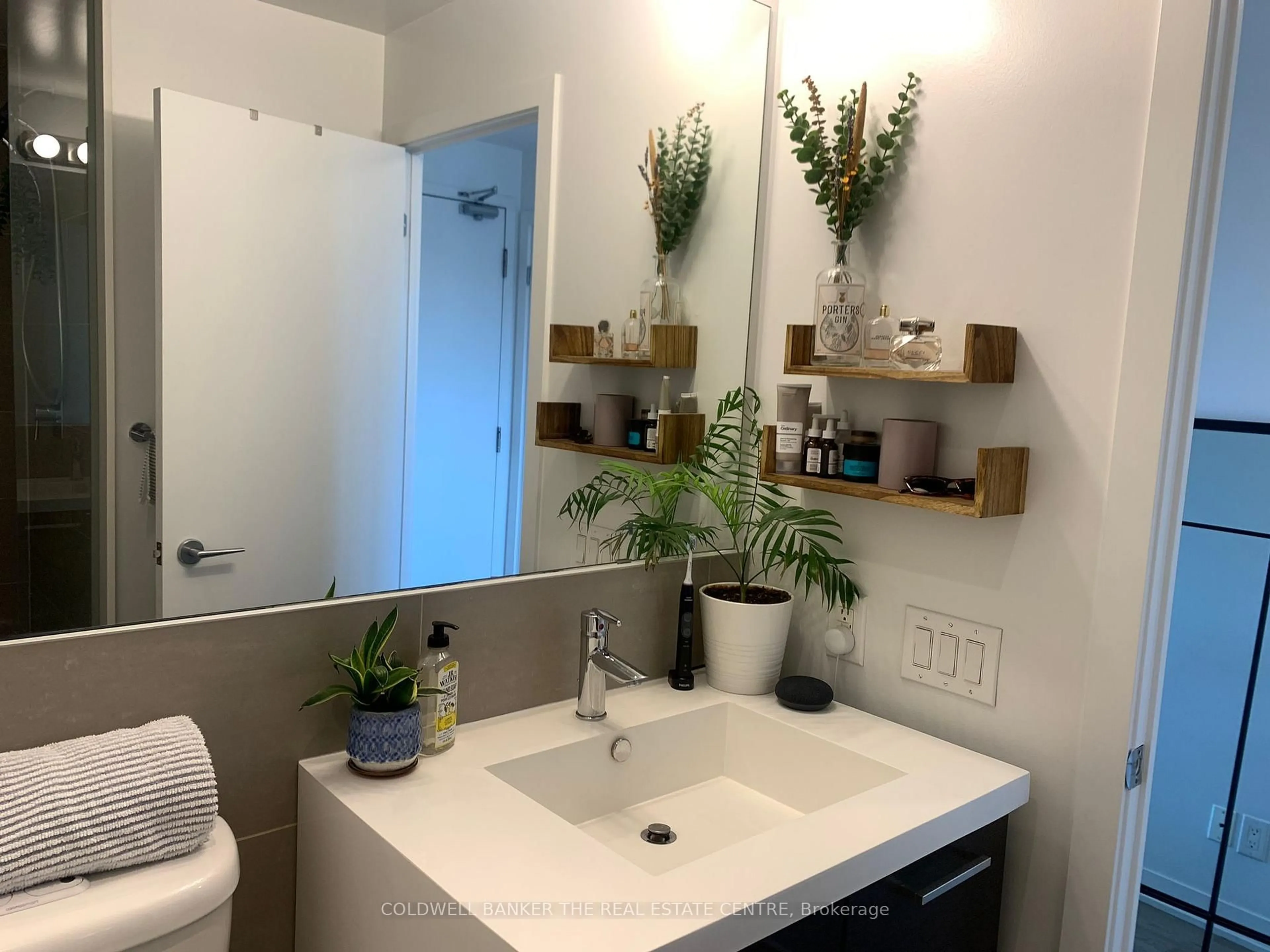 Contemporary bathroom, ceramic/tile floor for 319 Carlaw Ave #503, Toronto Ontario M4M 0A4