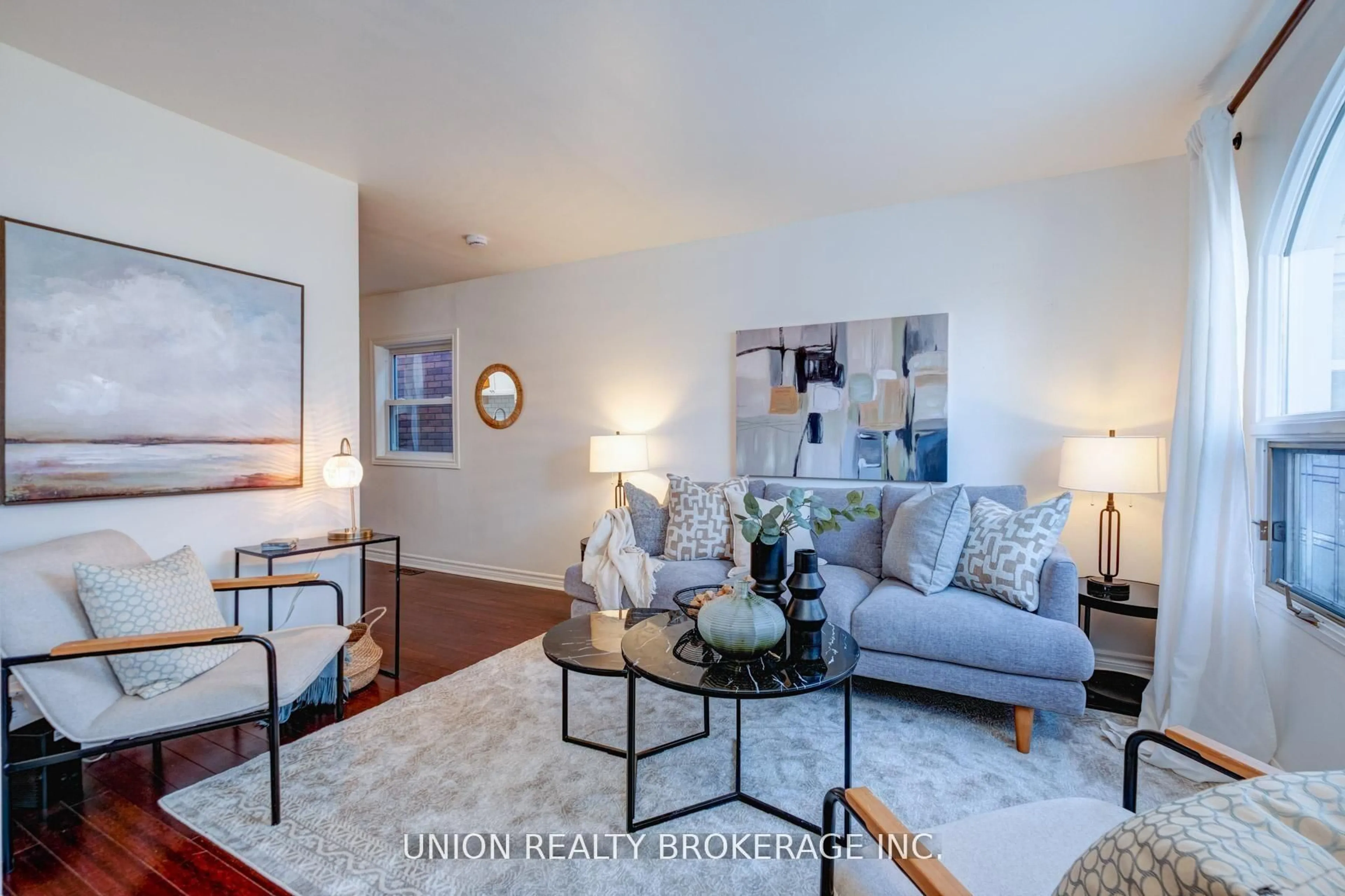 Living room with furniture, unknown for 237 Craven Rd, Toronto Ontario M4L 2Z5