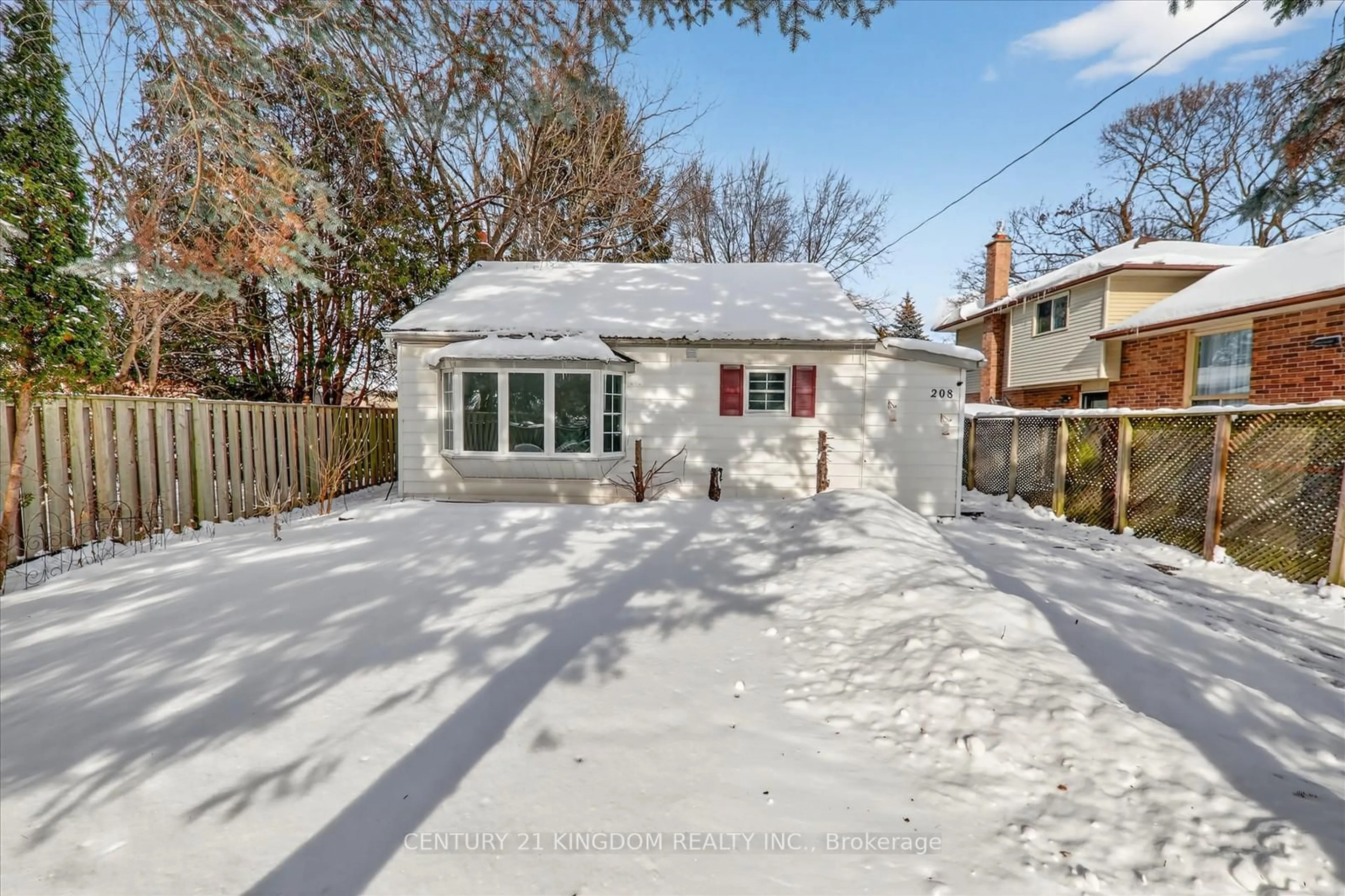 Unknown for 208 Palmerston Ave, Whitby Ontario L1N 3E7