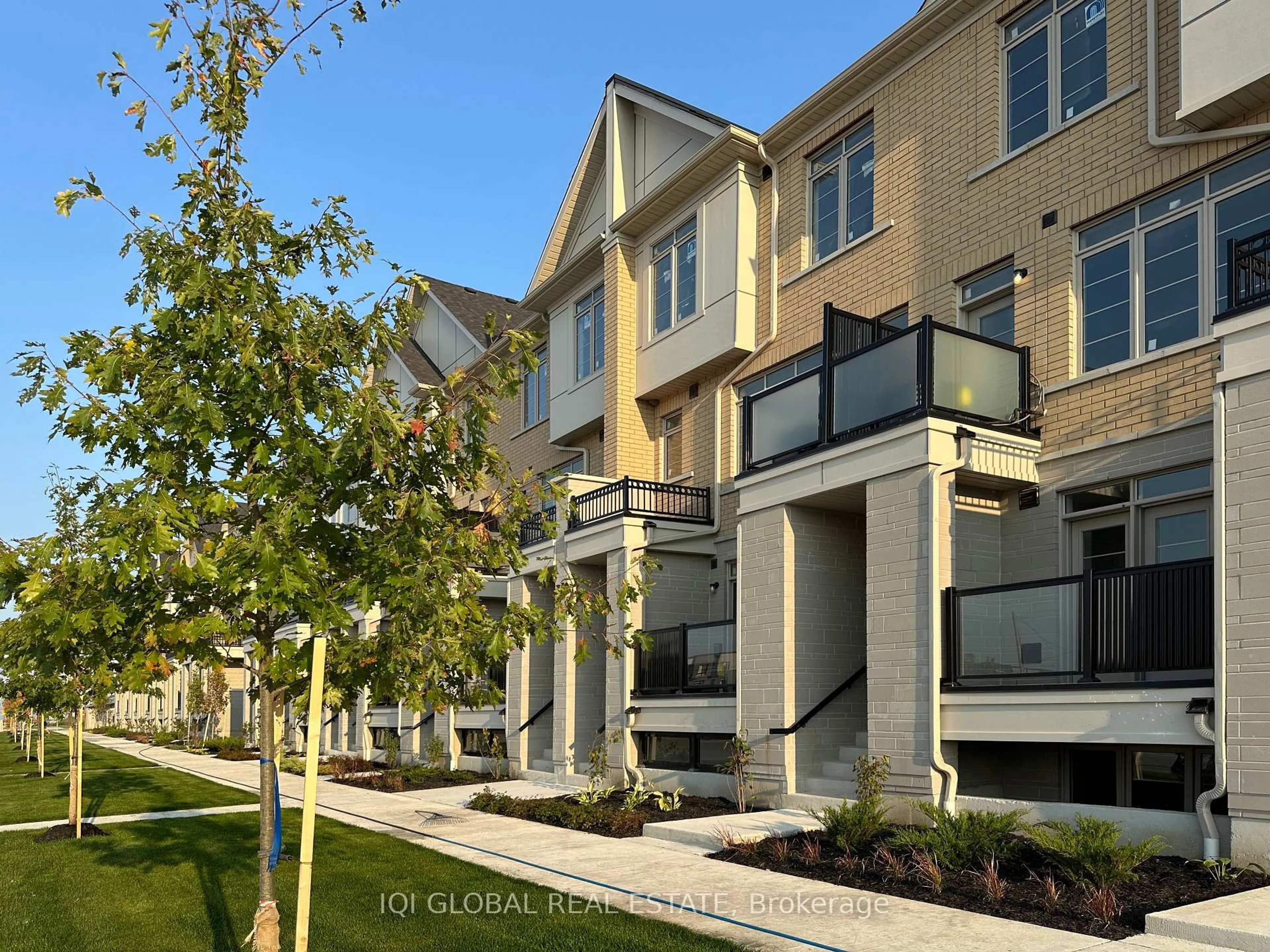 Patio, street for 1655 Palmers Sawmill Rd #104, Pickering Ontario L1X 0R3