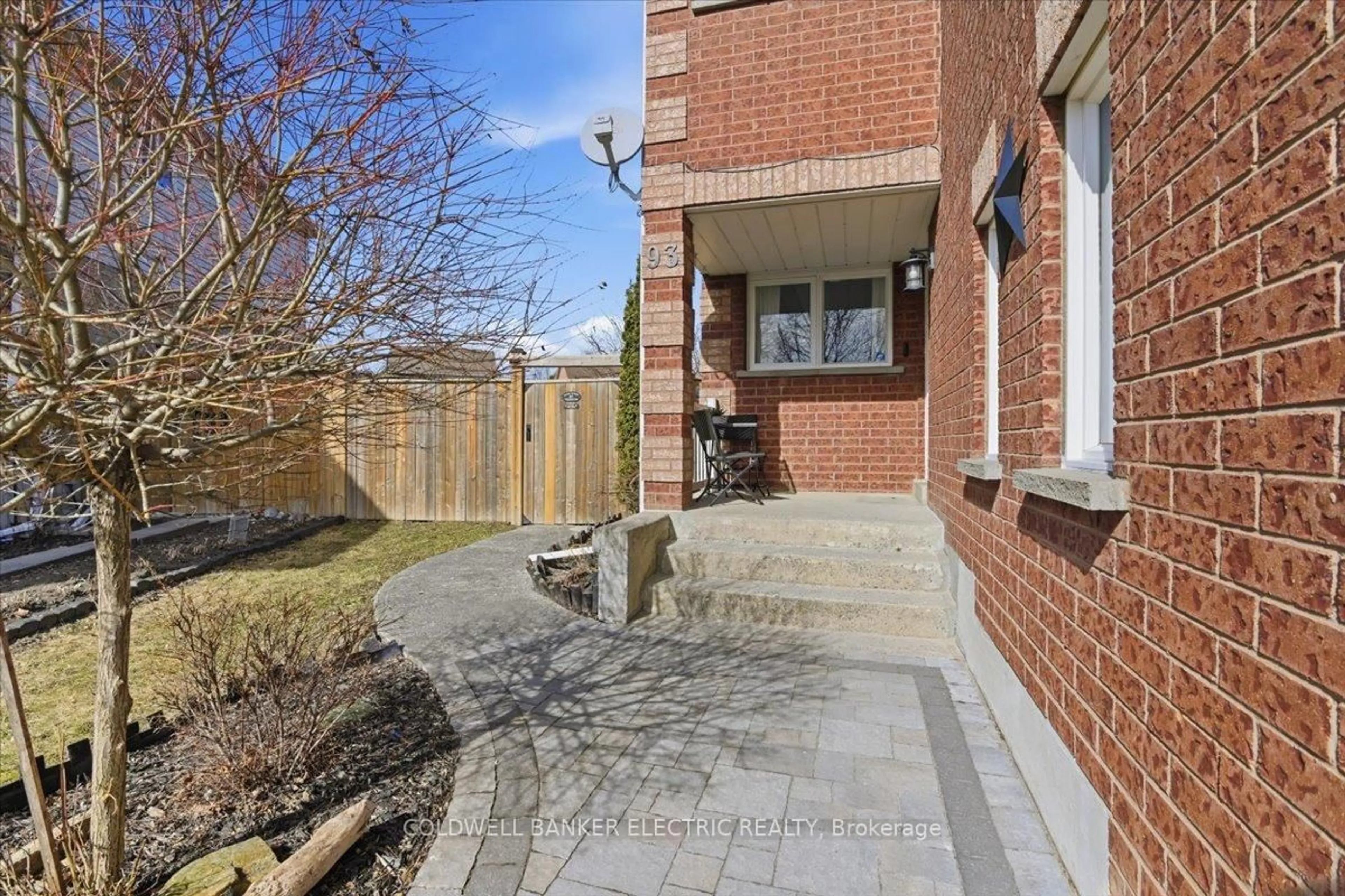 Home with brick exterior material, street for 93 Farncomb Cres, Clarington Ontario L1C 4L9