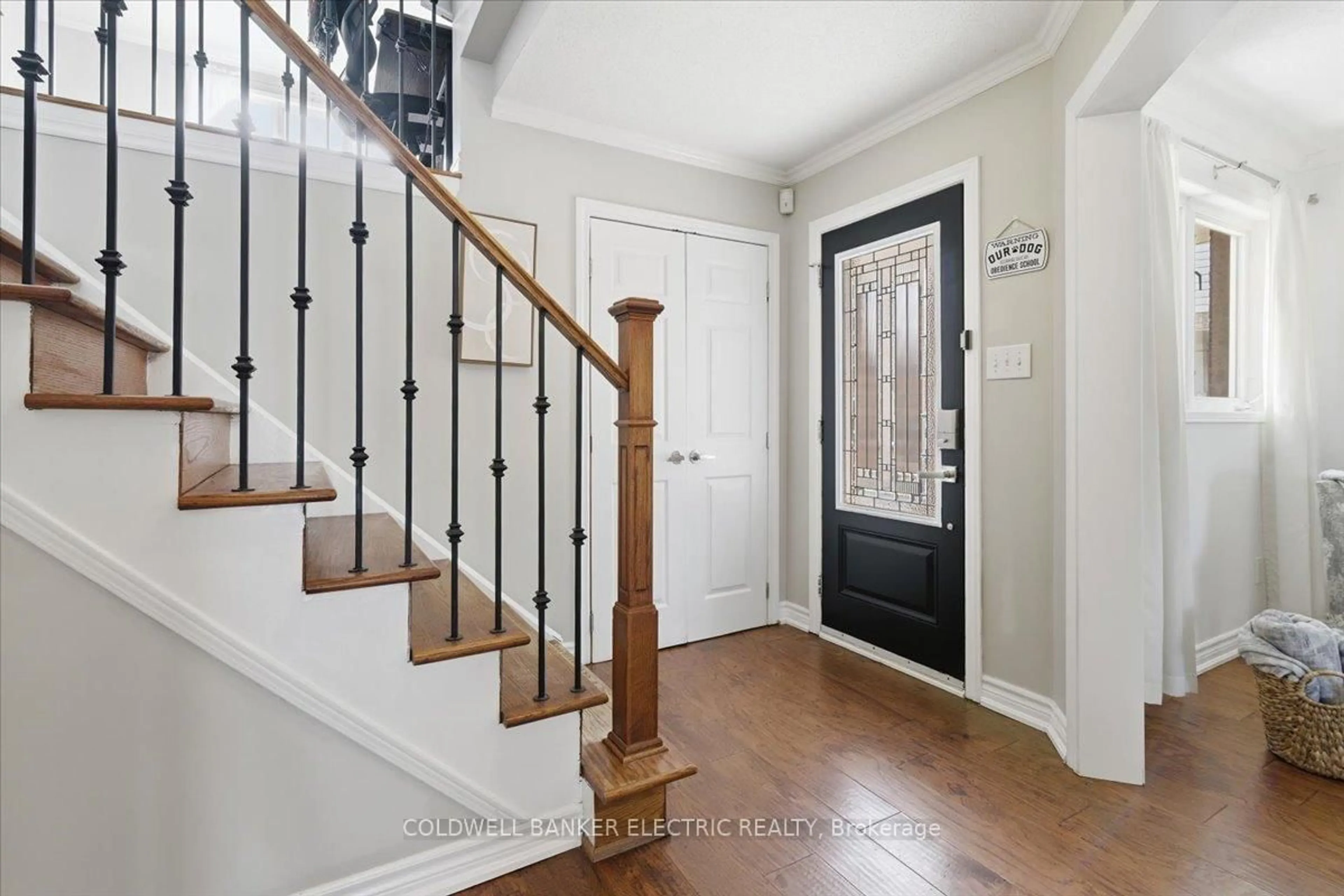 Indoor entryway for 93 Farncomb Cres, Clarington Ontario L1C 4L9