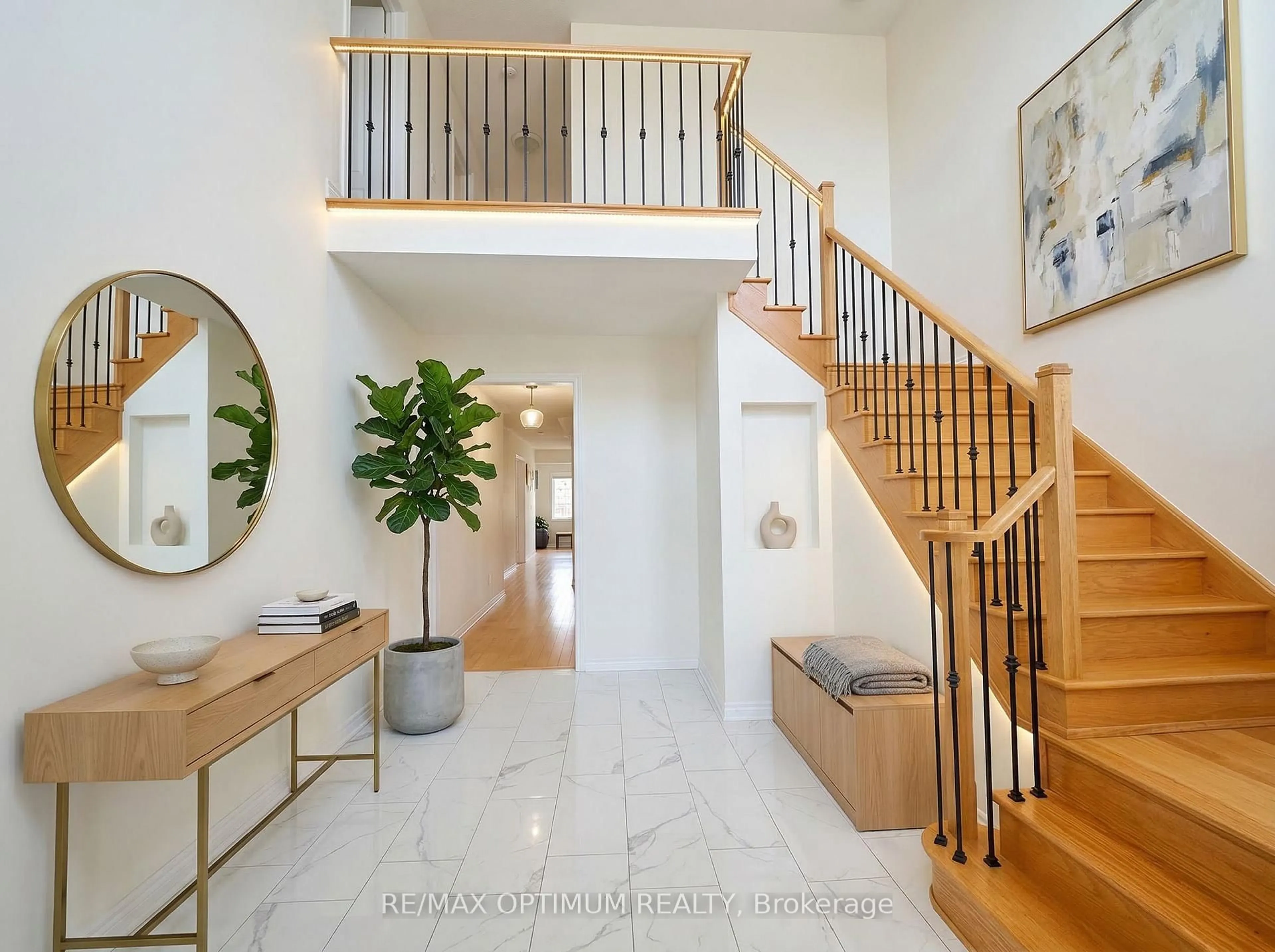 Indoor entryway for 953 Black Cherry Dr, Oshawa Ontario L1K 0L7