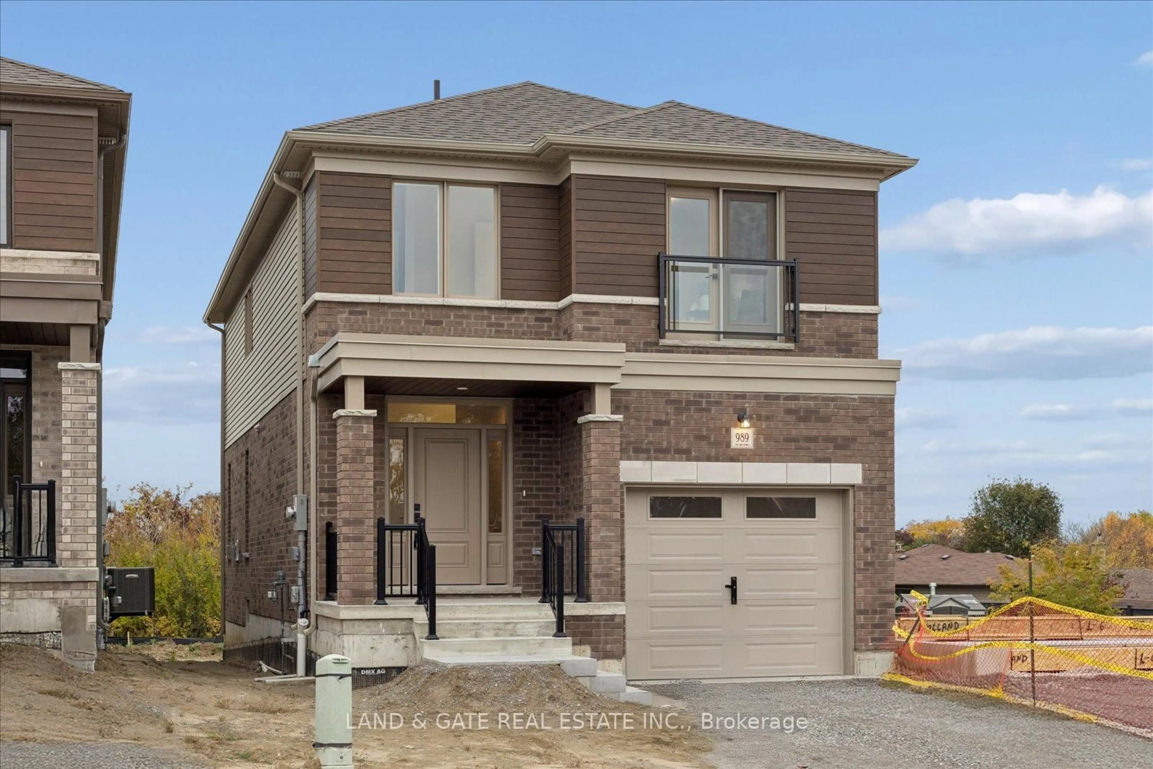 Home with brick exterior material, street for 989 Queensdale Ave, Oshawa Ontario L1H 0W5