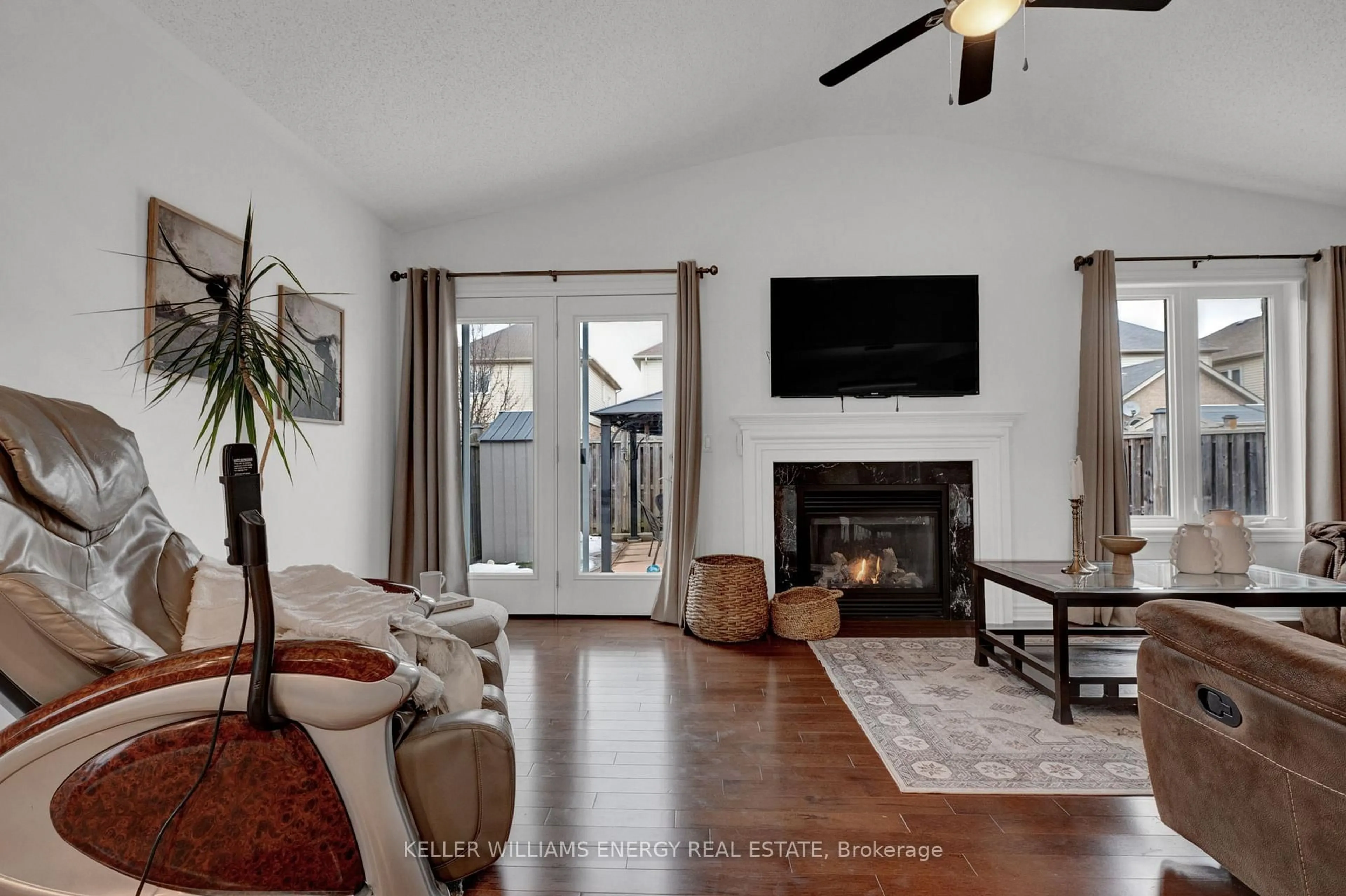 Living room with furniture, unknown for 1379 Wadebridge Cres, Oshawa Ontario L1K 3B1