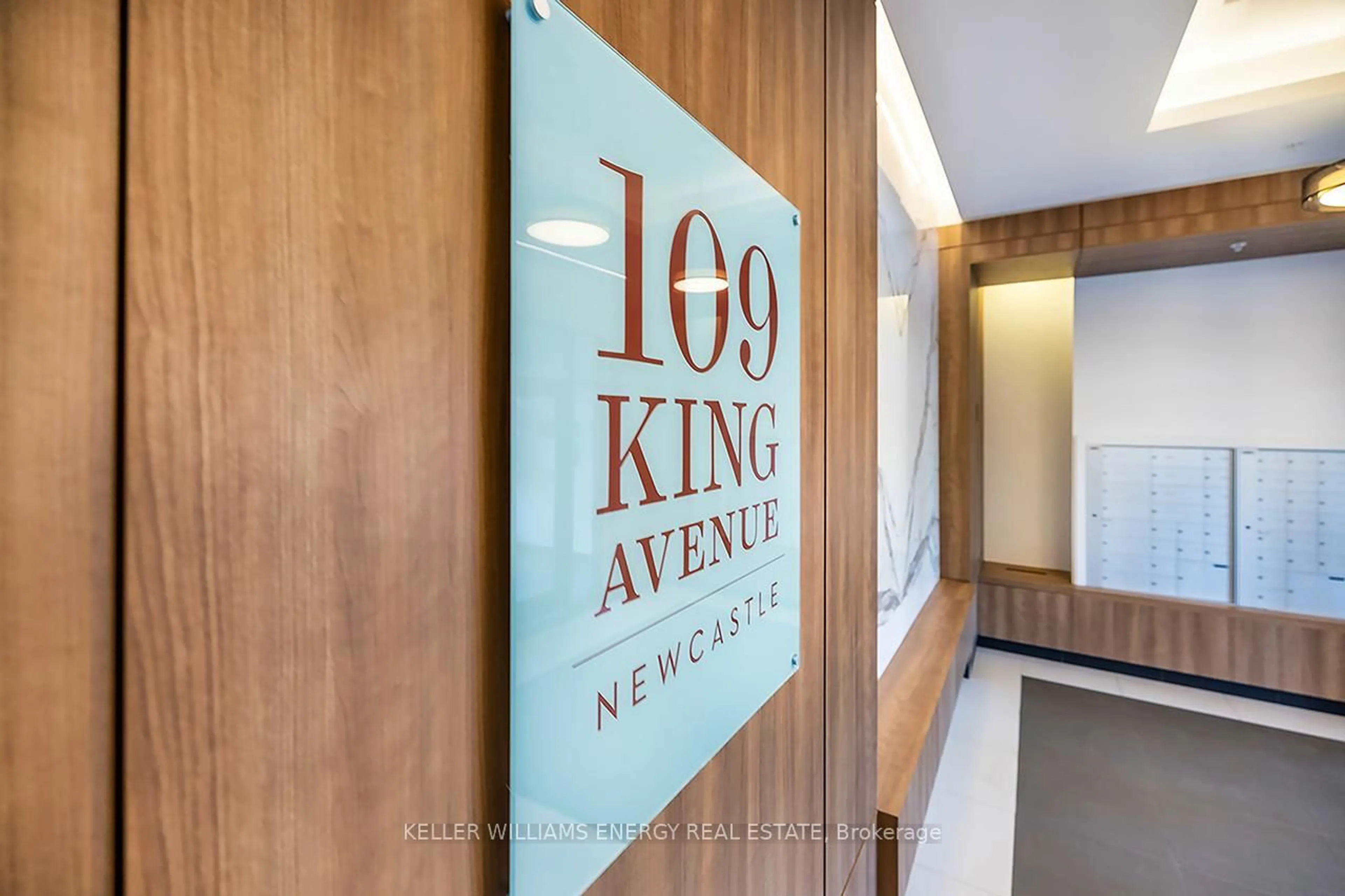 Indoor foyer for 109 King Ave #306, Clarington Ontario L1B 0V5