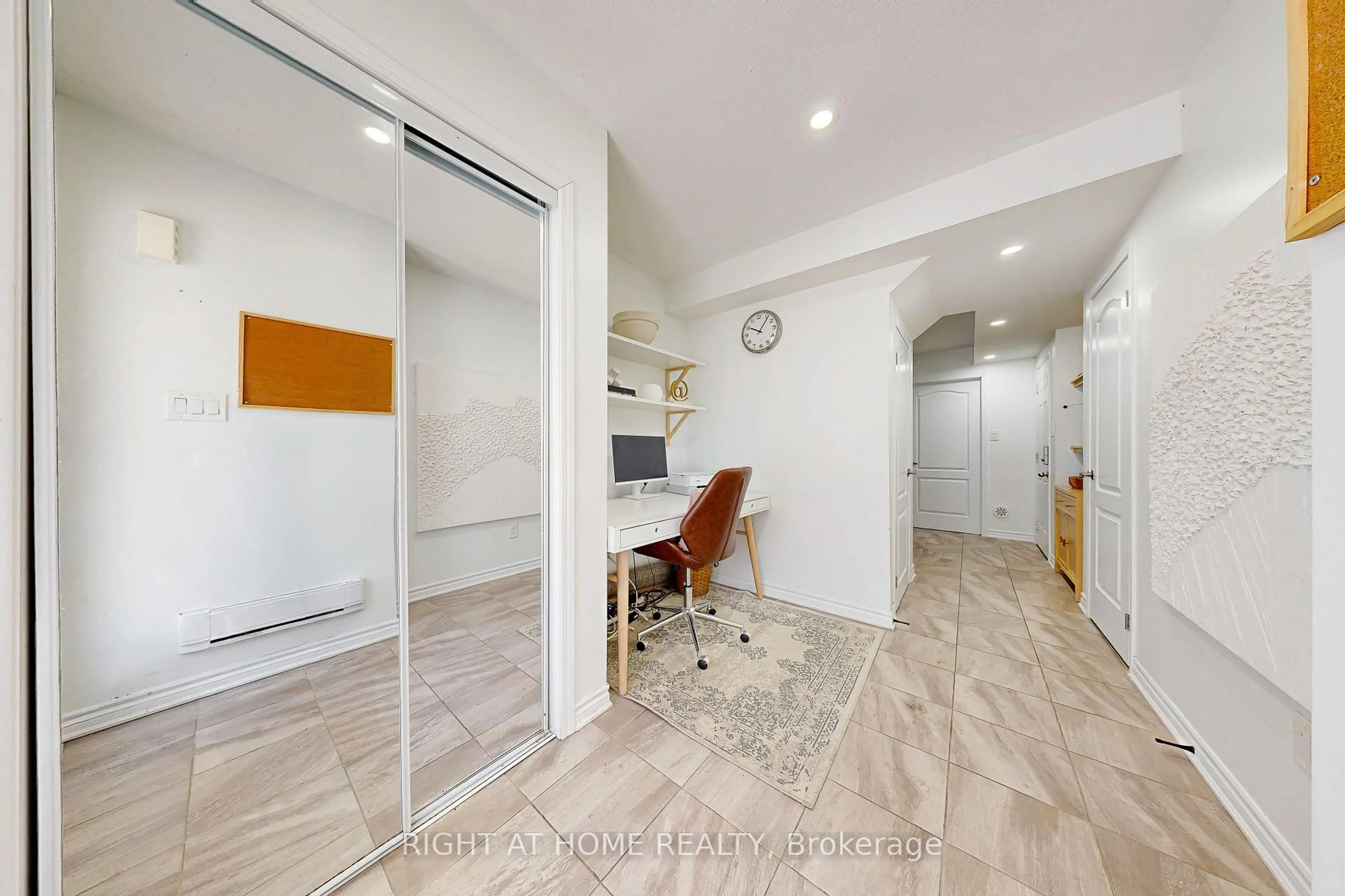 Unknown for 72 Ayers Cres, Toronto Ontario M1L 0C4