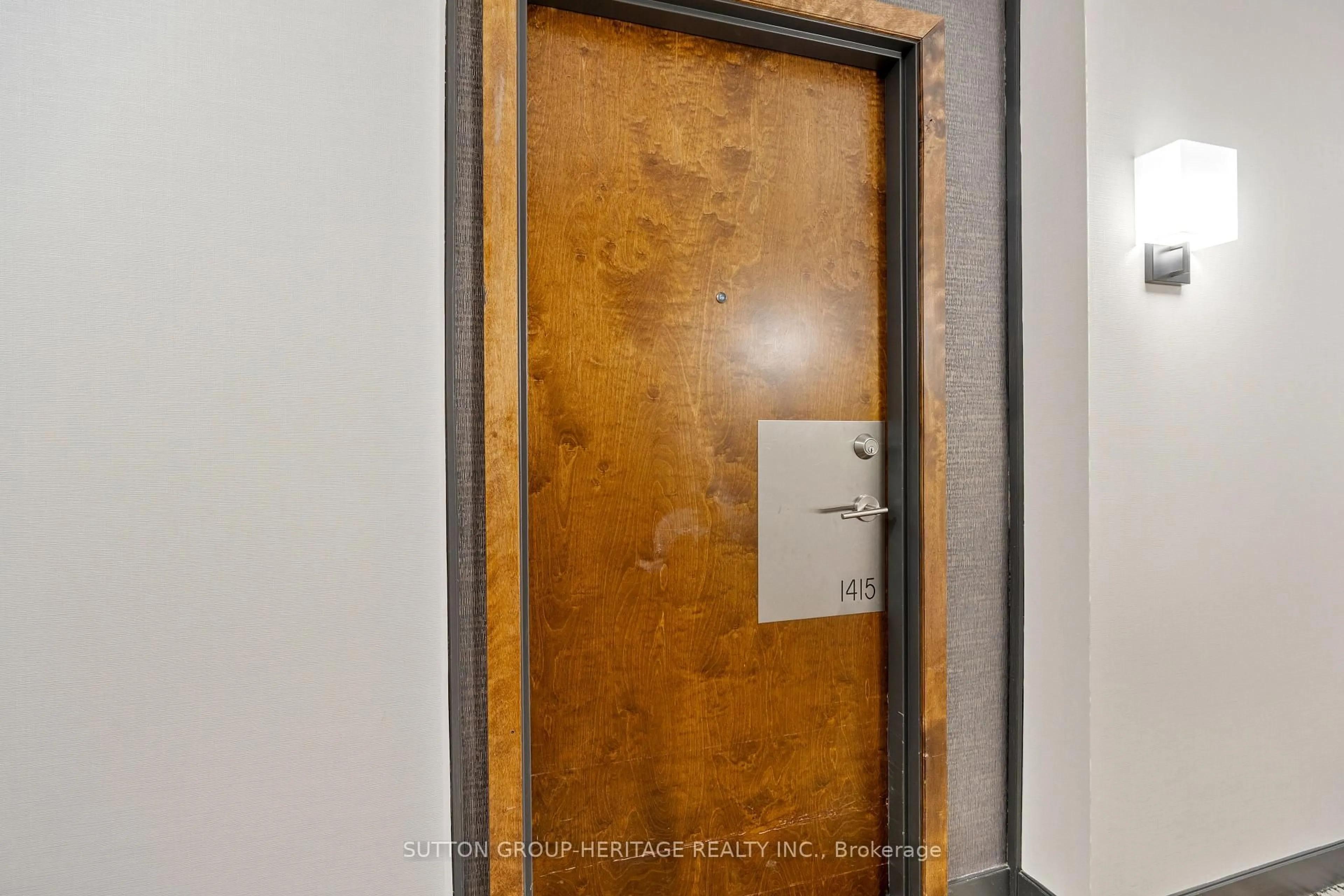 Indoor entryway for 1235 Bayly St #1415, Pickering Ontario L1W 1L7