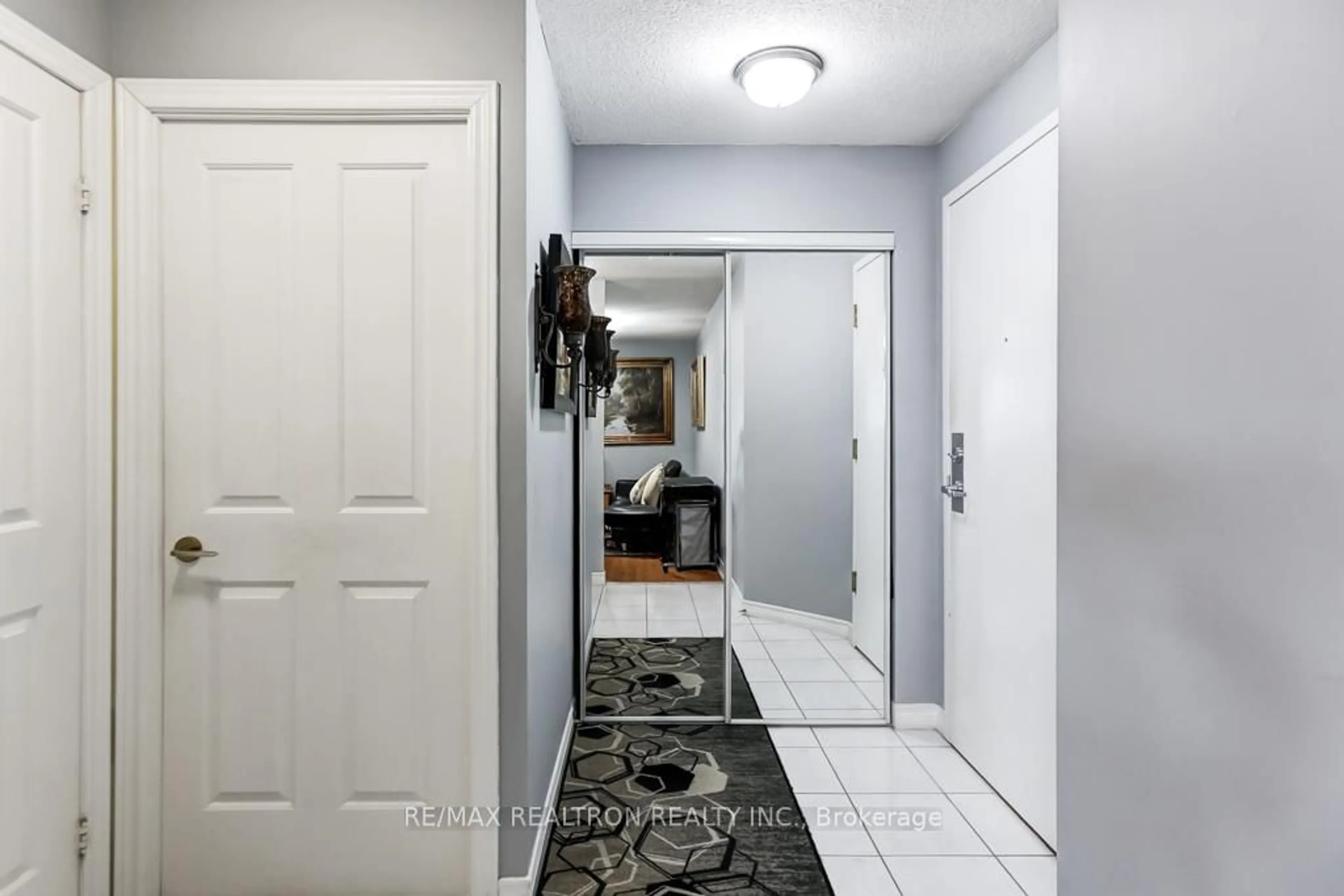 Indoor entryway for 68 Corporate Dr #526, Toronto Ontario M1H 3G4