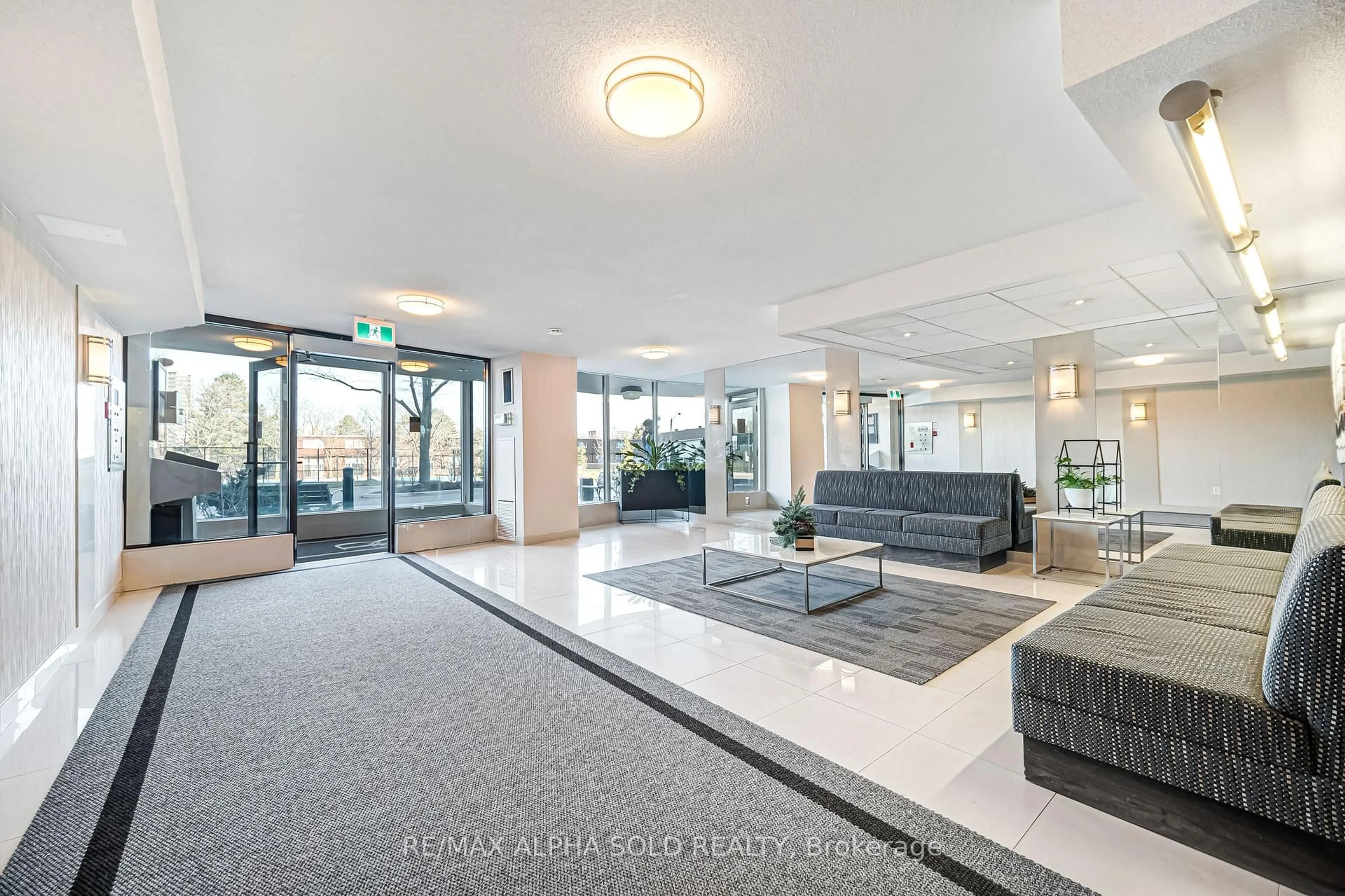 Indoor foyer for 55 Huntingdale Blvd #504, Toronto Ontario M1W 2N9