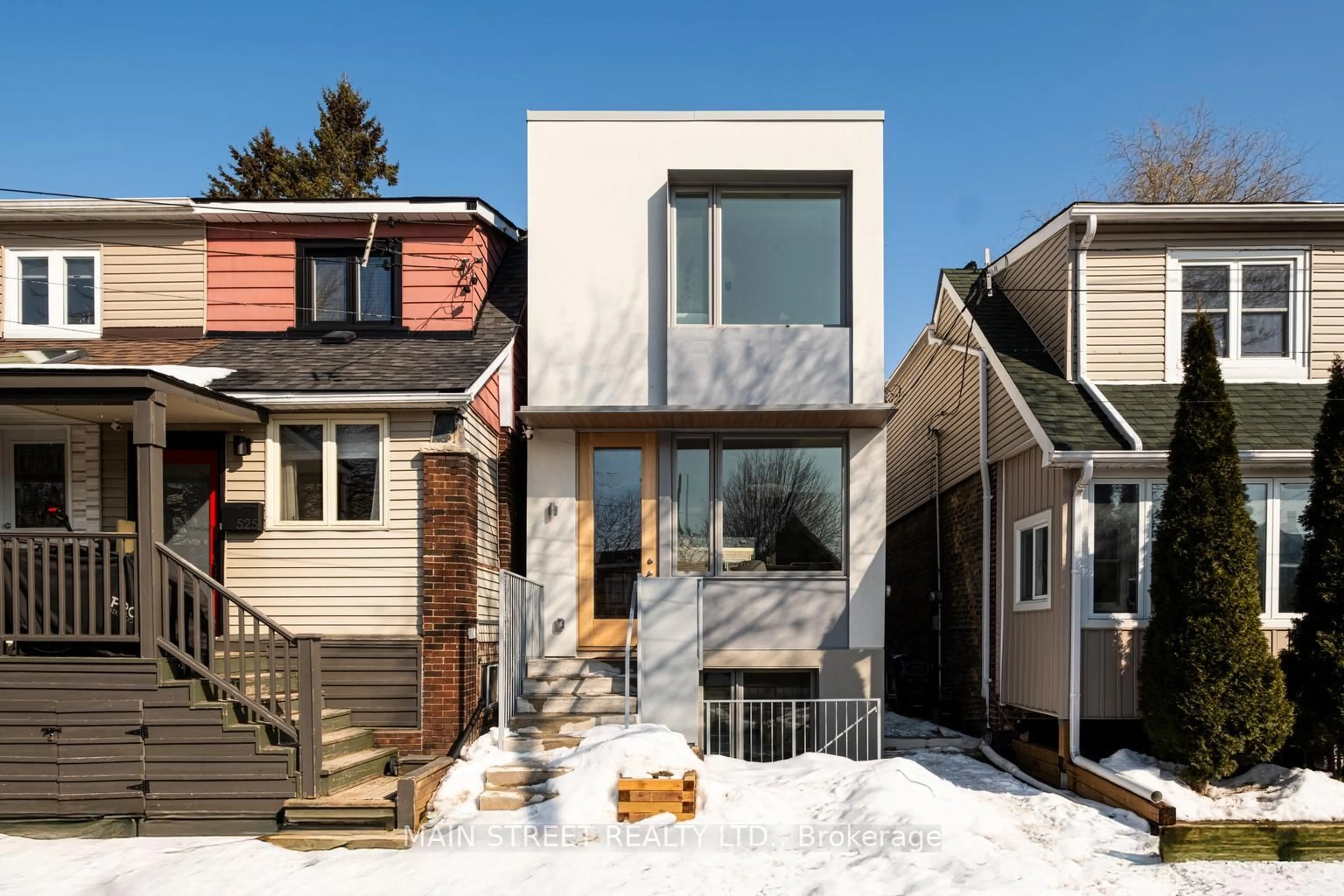 Home with brick exterior material, street for 523 Craven Rd, Toronto Ontario M4L 2Z6