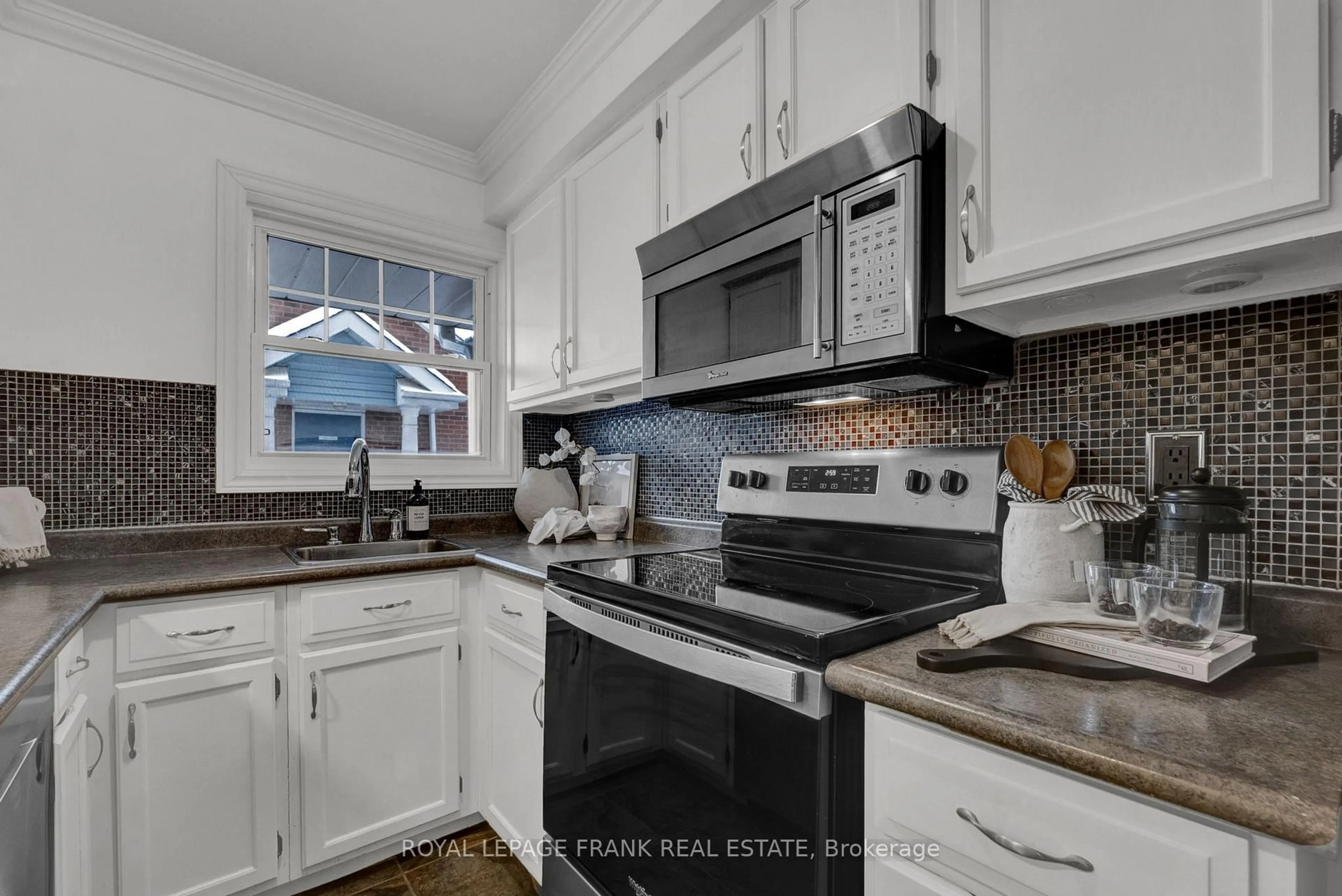 Open concept kitchen, unknown for 1663 Nash Rd #D10, Clarington Ontario L1E 1S8