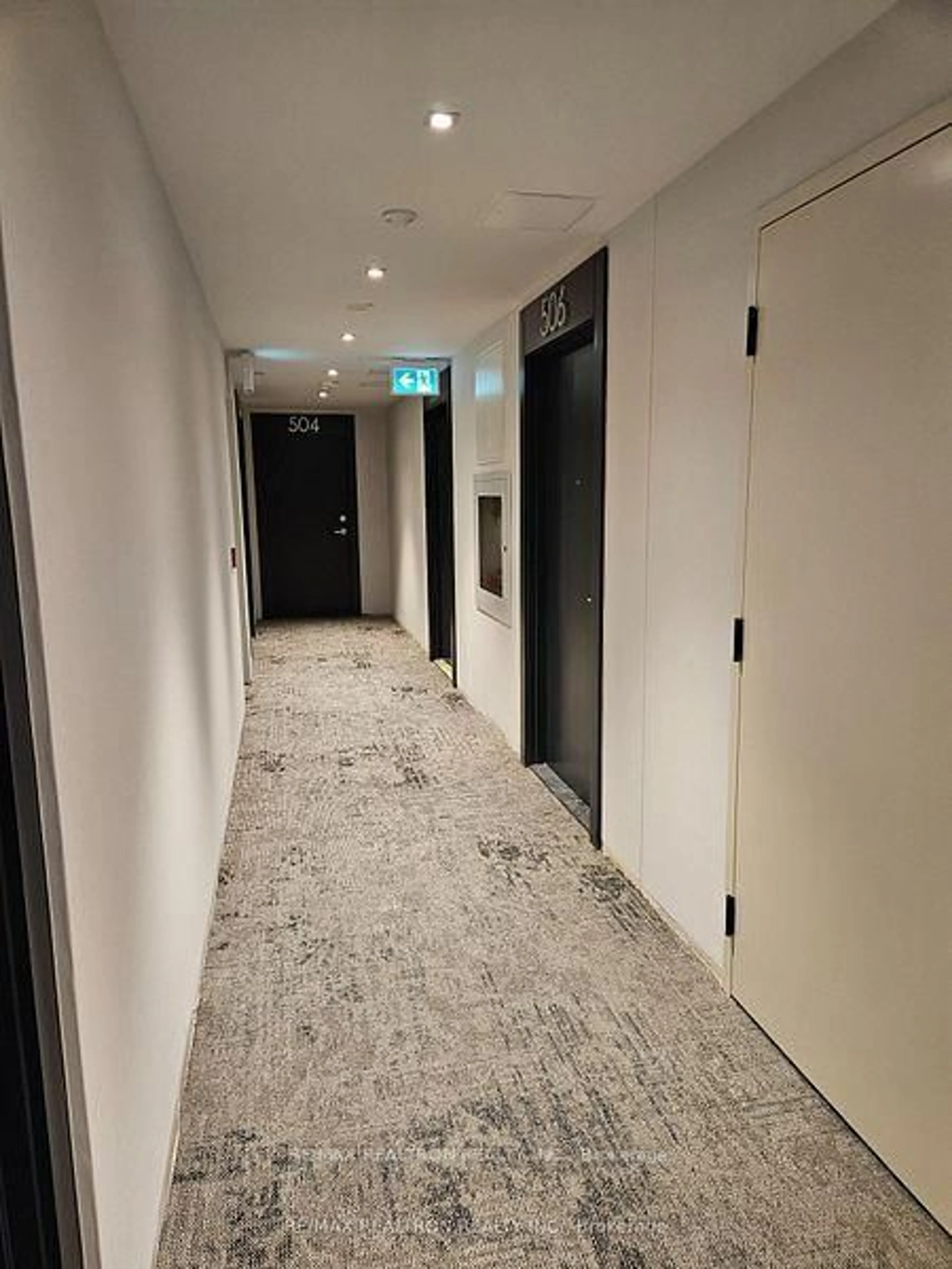 Indoor foyer for 7437 Kingston Rd #506, Toronto Ontario M1B 5S3