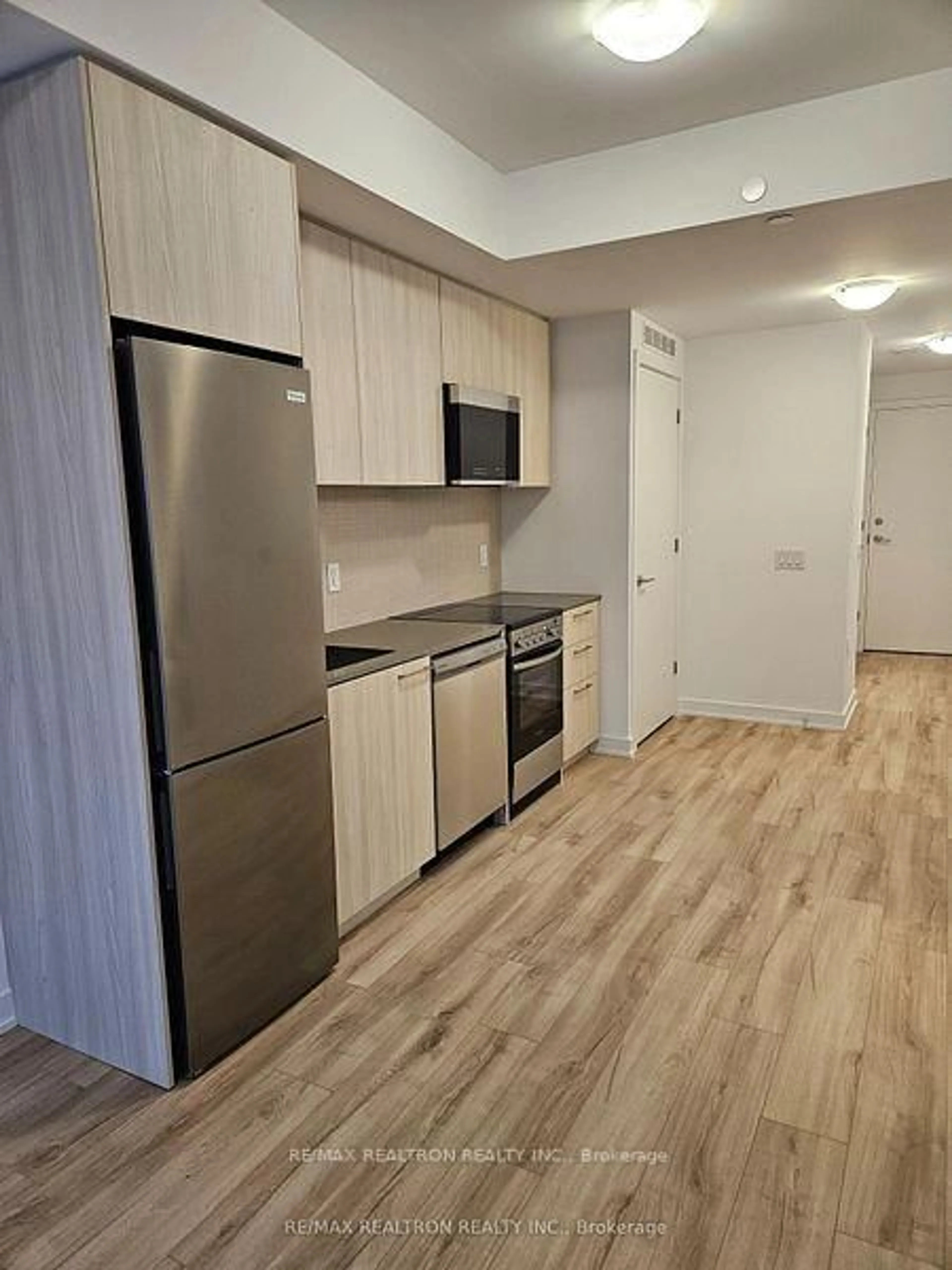 Standard kitchen, wood/laminate floor for 7437 Kingston Rd #506, Toronto Ontario M1B 5S3