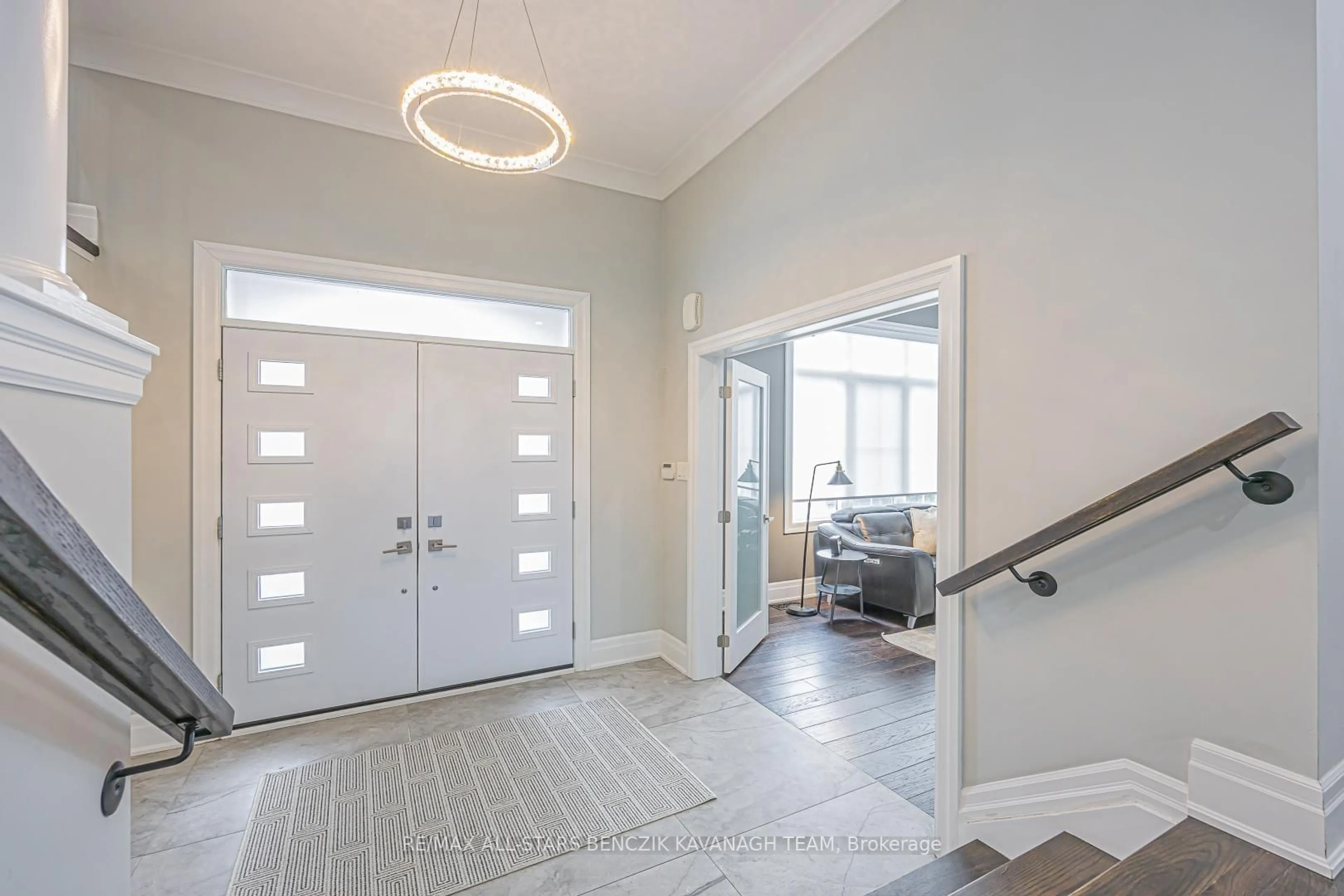 Indoor entryway for 2237 Hackett Pl, Oshawa Ontario L1L 0B3