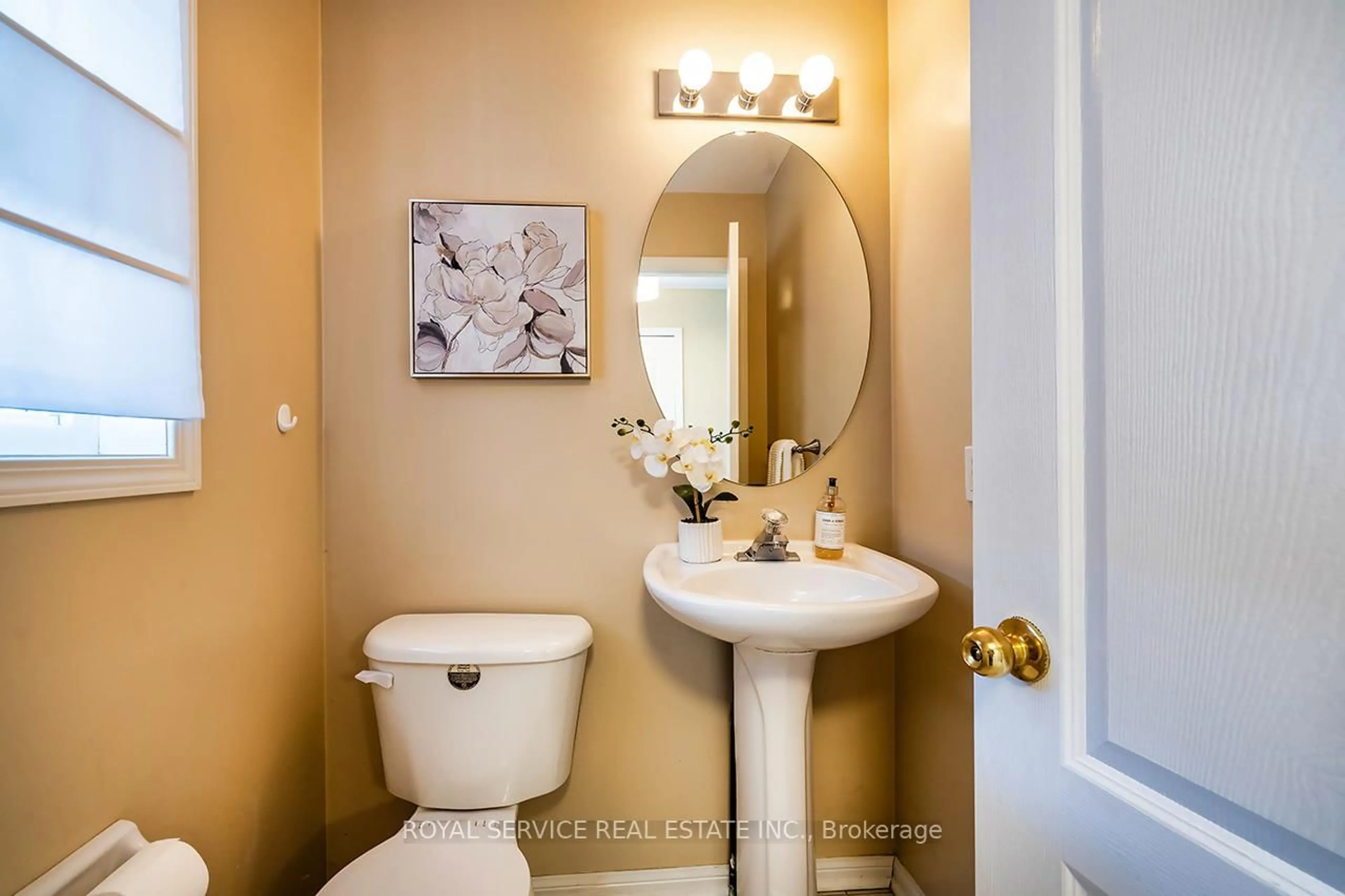 Standard bathroom, ceramic/tile floor for 56 Beacham Cres, Clarington Ontario L1B 1N1