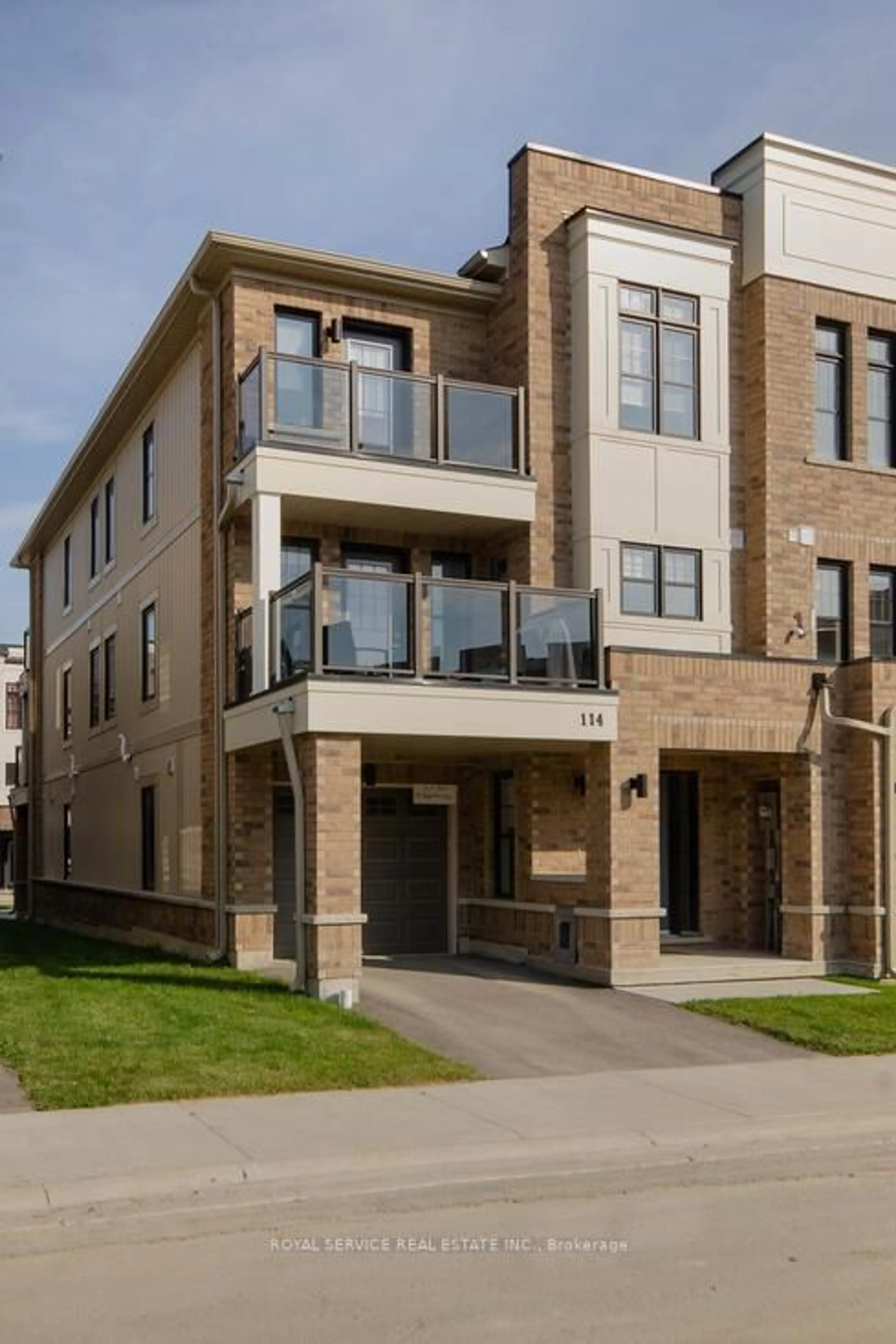 Home with brick exterior material, unknown for 114 King William Way, Clarington Ontario L1C 7E8