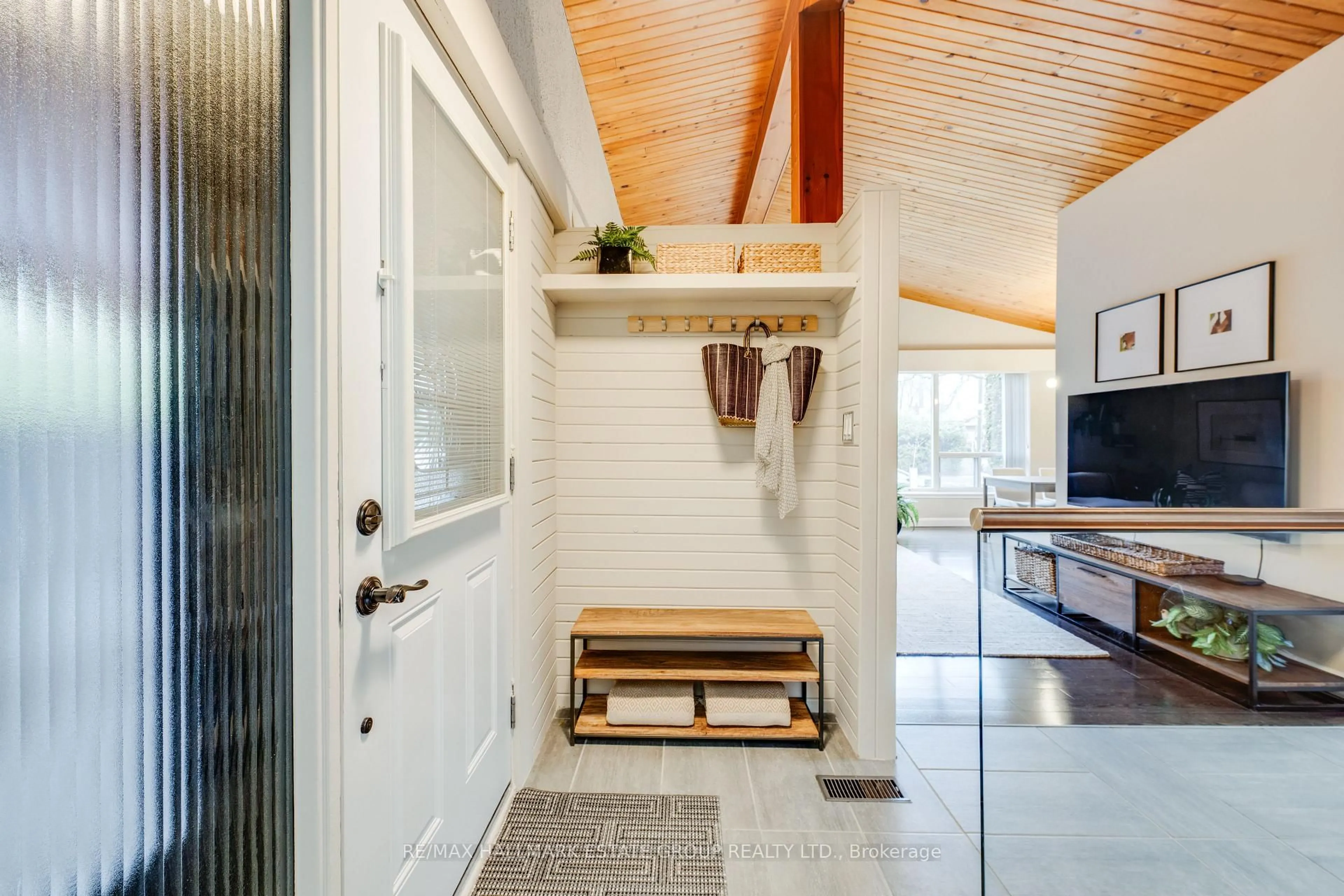 Indoor entryway for 6 Providence St, Toronto Ontario M1J 2A5