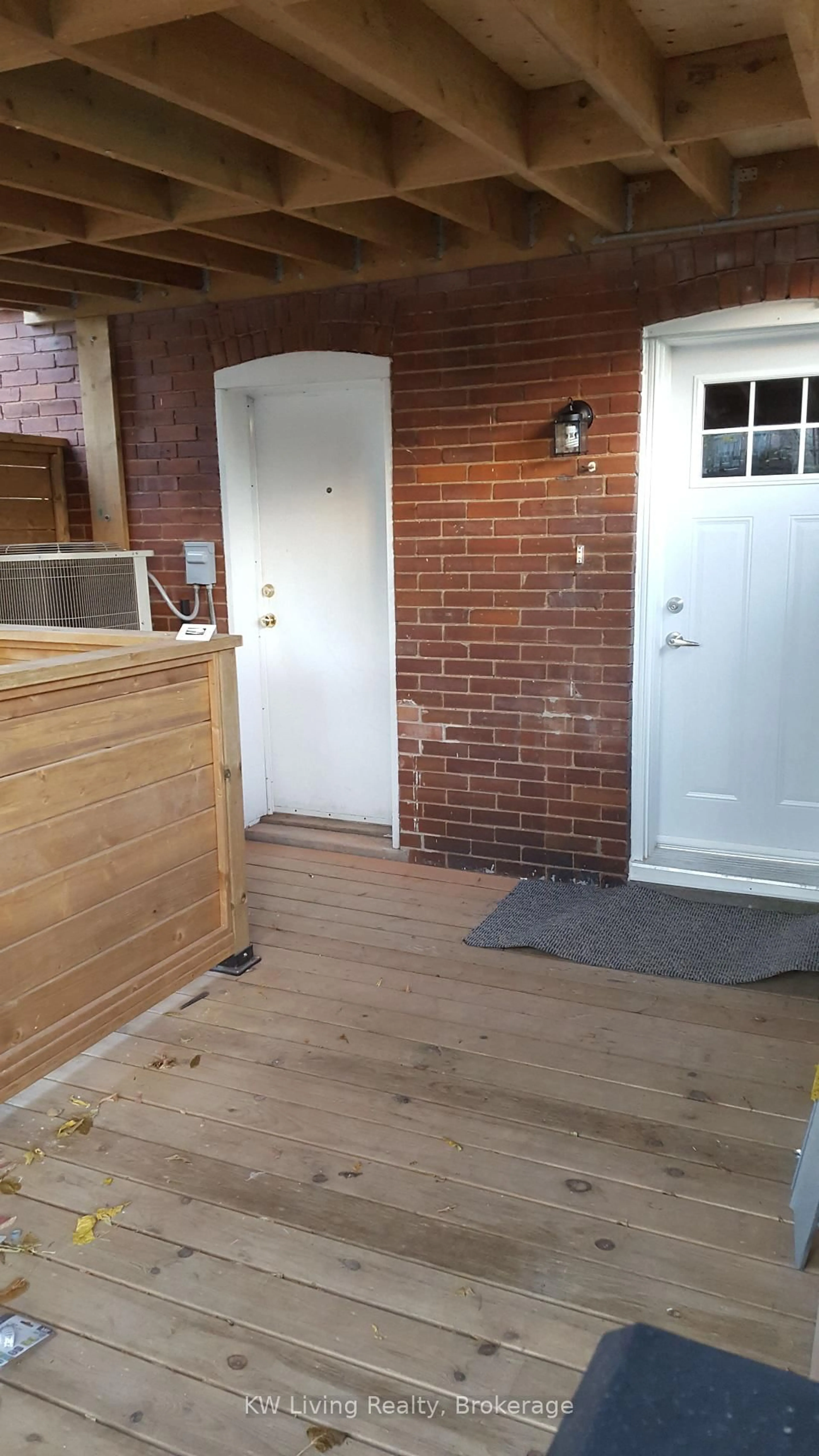 Indoor entryway for 928 Broadview Ave, Toronto Ontario M4K 2R1