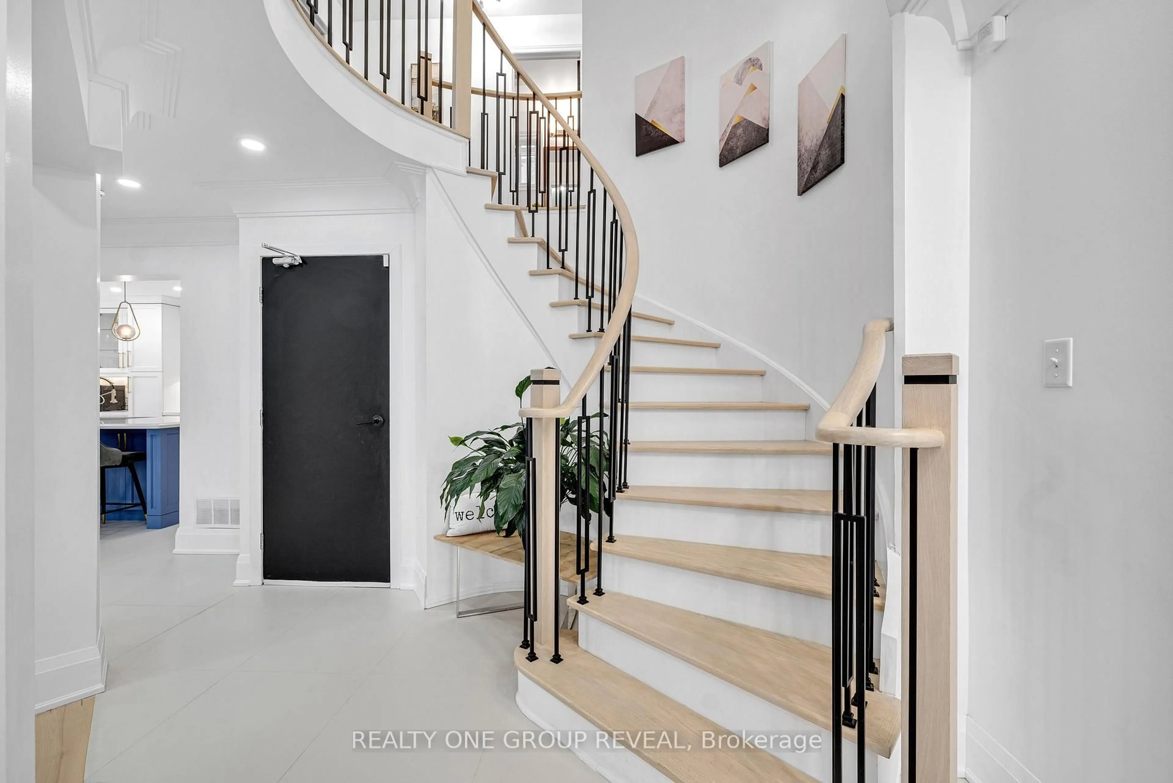 Unknown for 1 Bridgid Dr, Whitby Ontario L1P 1T7