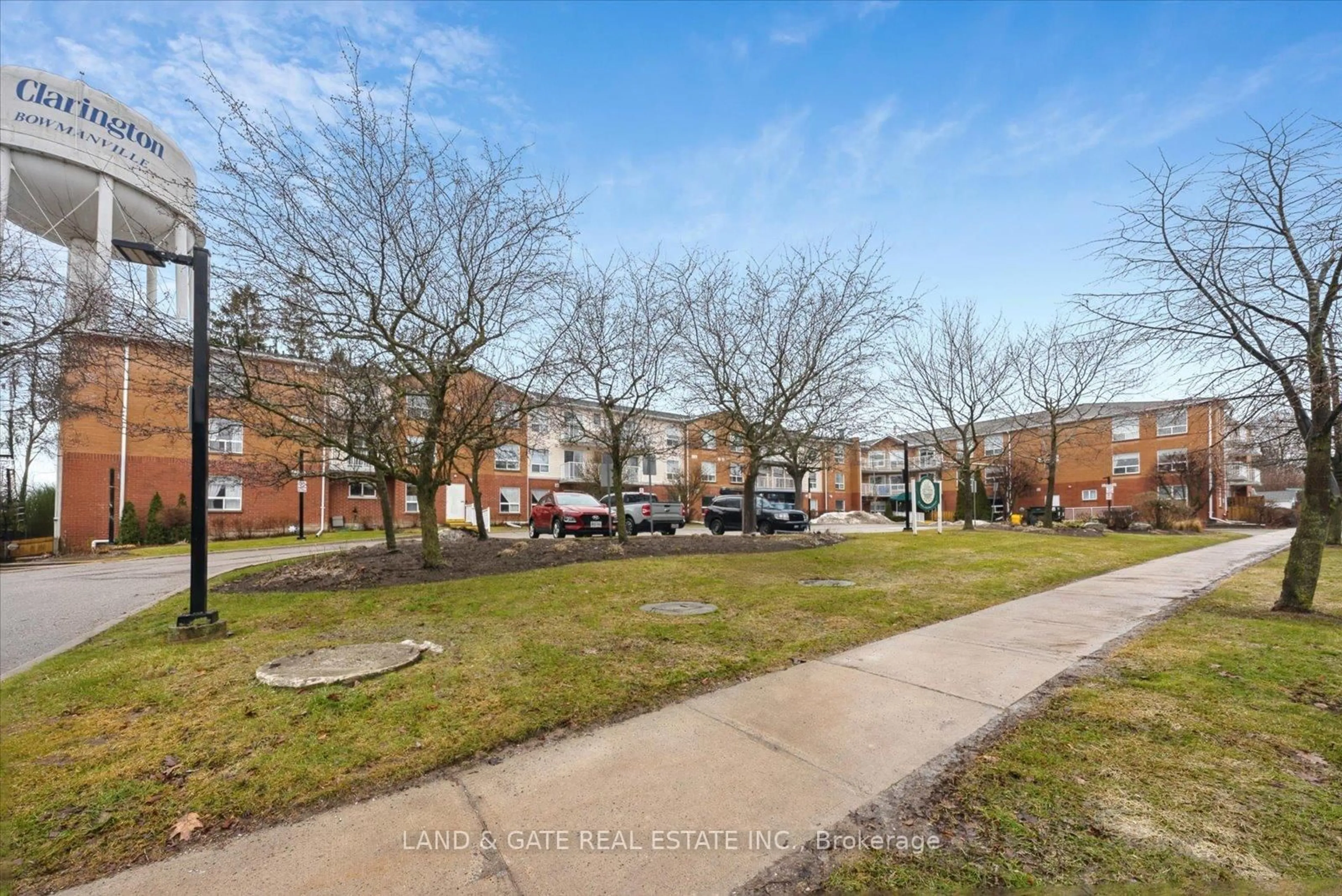 A pic from outside/outdoor area/front of a property/back of a property/a pic from drone, street for 95 Wellington St #103, Clarington Ontario L1C 5A1