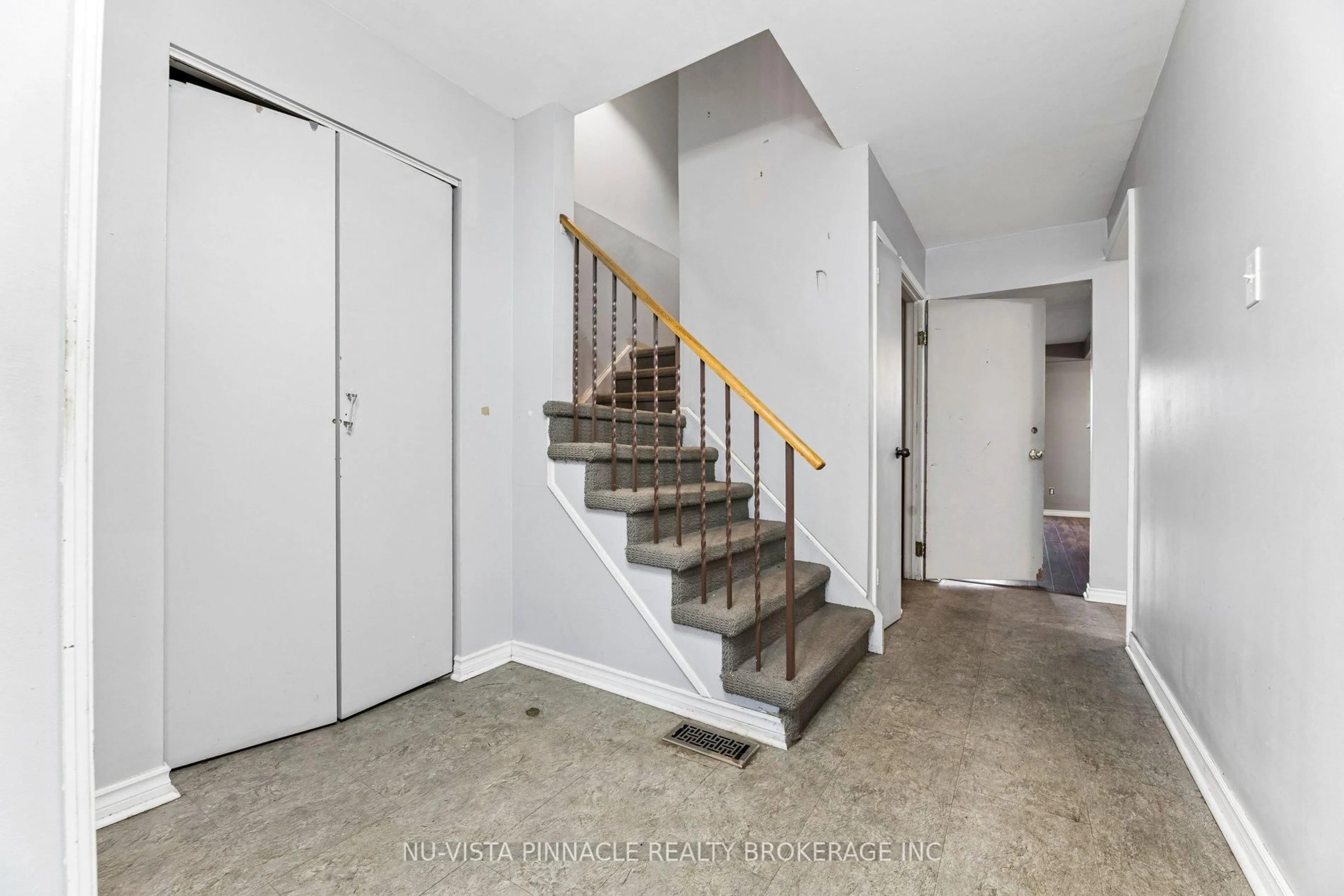 Unknown for 1627 Alwin Circ, Pickering Ontario L1V 2W1