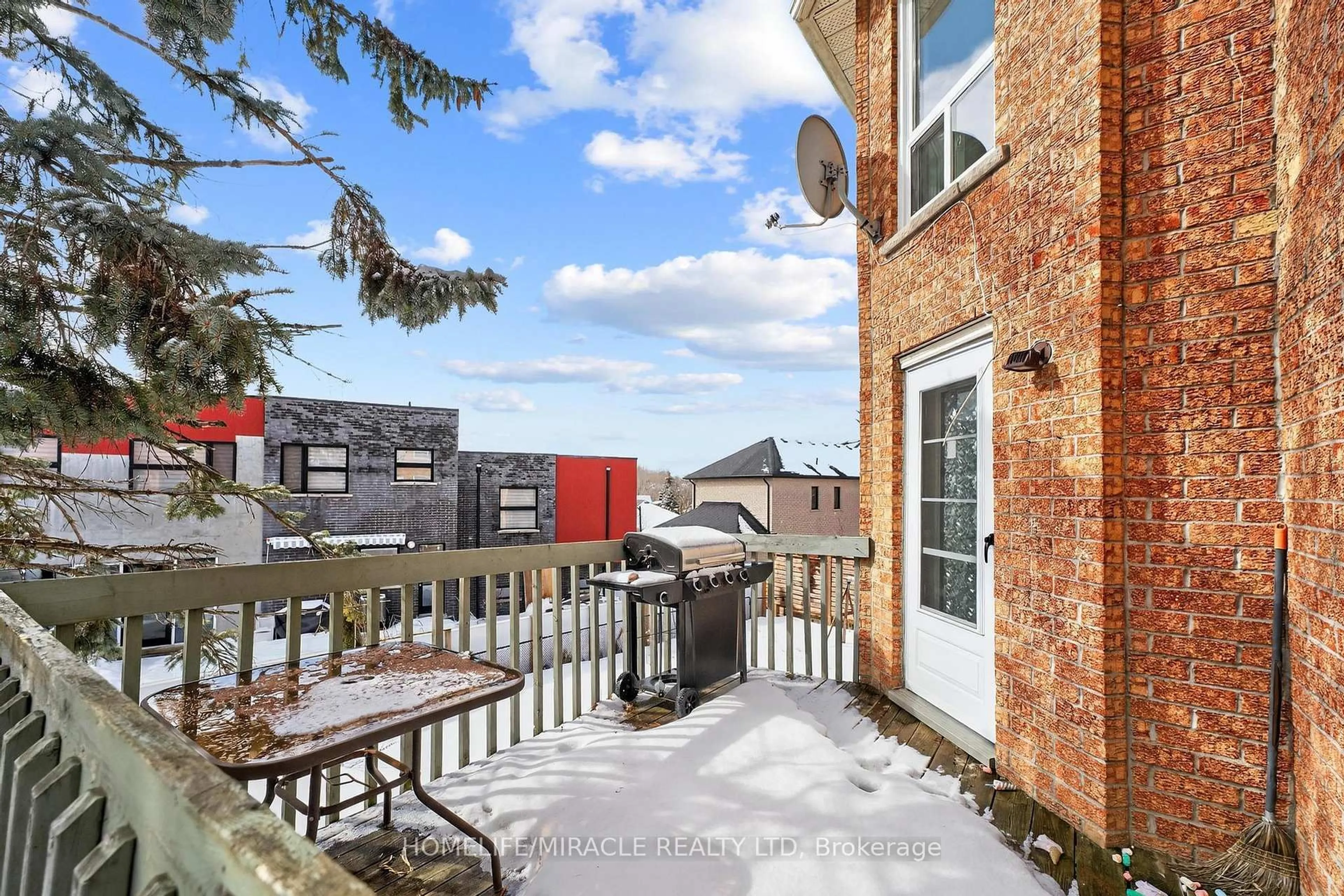 Patio, unknown for 1002 Rambleberry Ave, Pickering Ontario L1V 5Y3