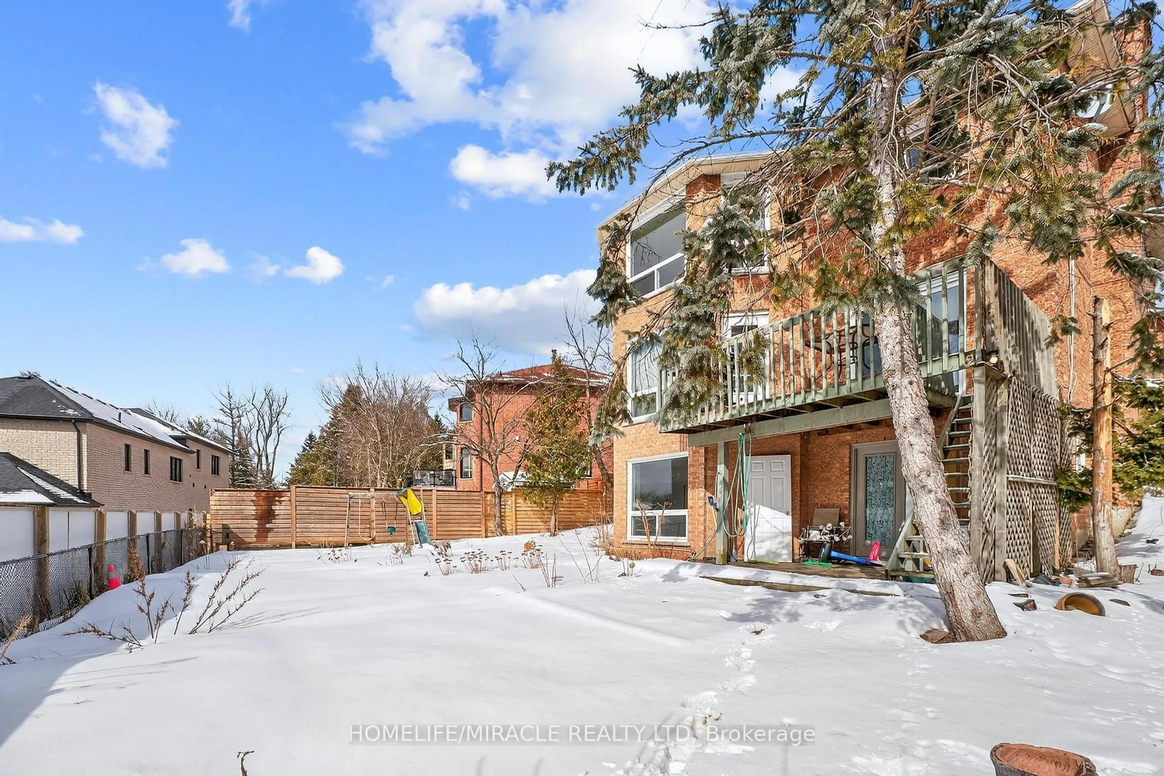 Patio, unknown for 1002 Rambleberry Ave, Pickering Ontario L1V 5Y3