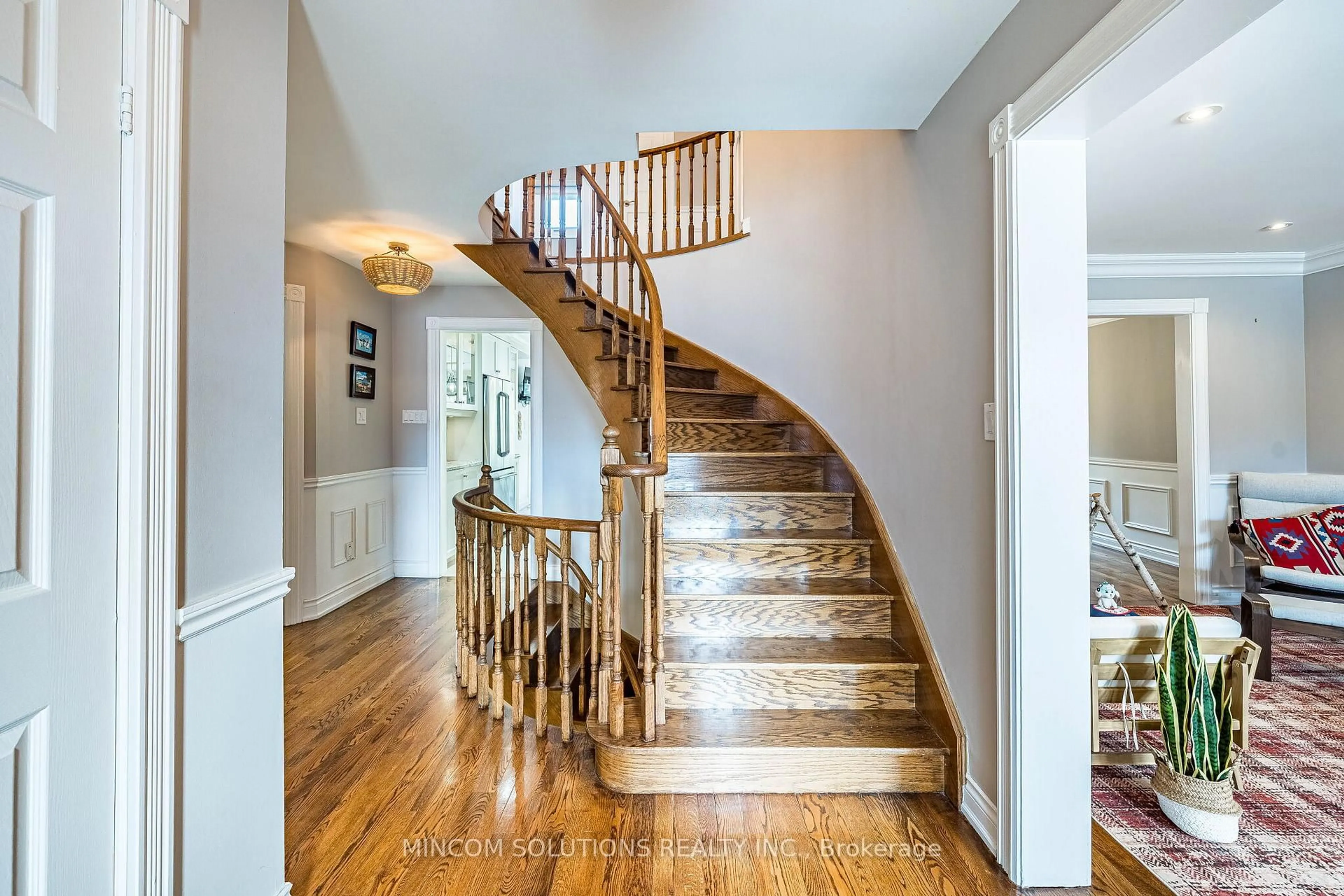 Unknown for 501 Sundown Cres, Pickering Ontario L1V 6A7