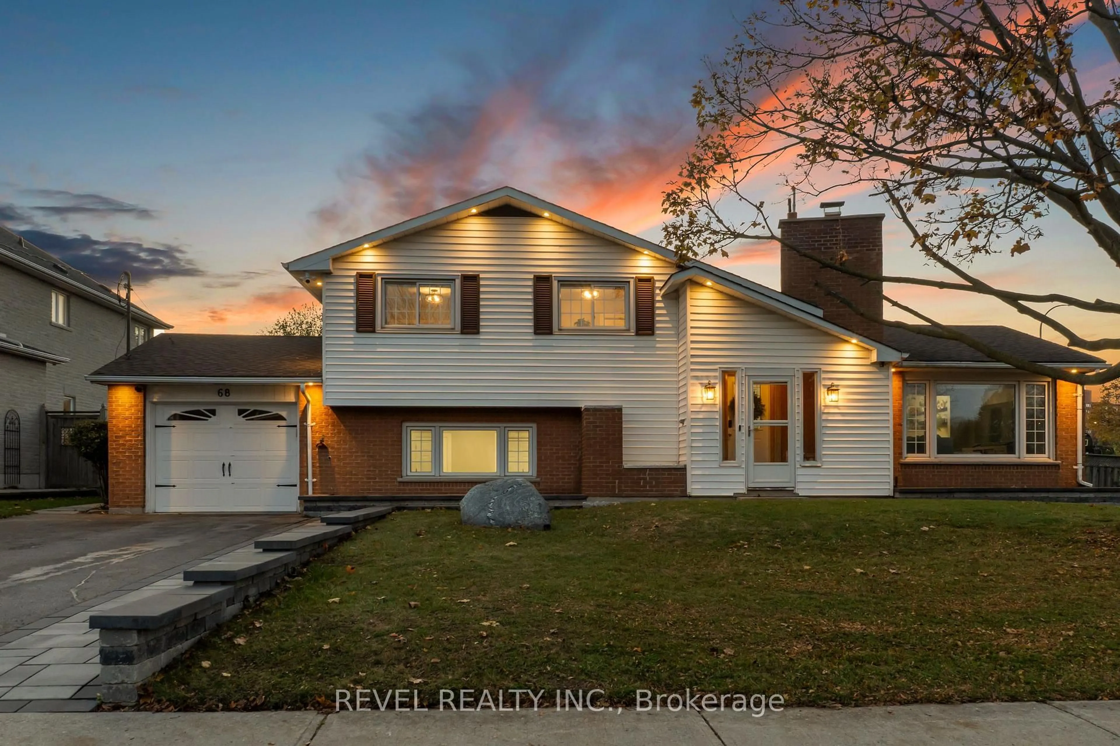 Home with brick exterior material, unknown for 68 Applewood Cres, Whitby Ontario L1N 2E6