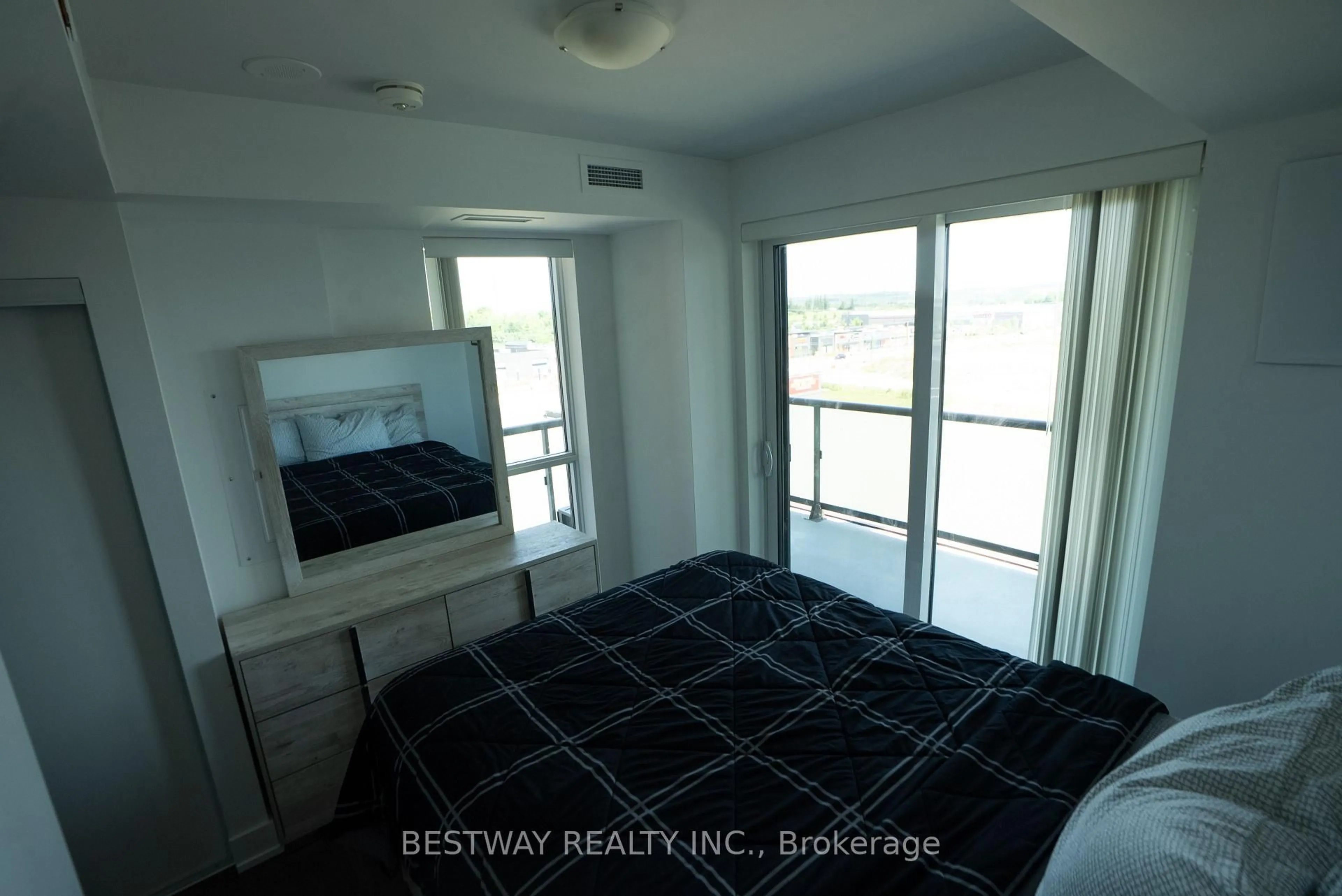 A pic of a room for 2550 Simcoe St #607, Oshawa Ontario L1L 0R5