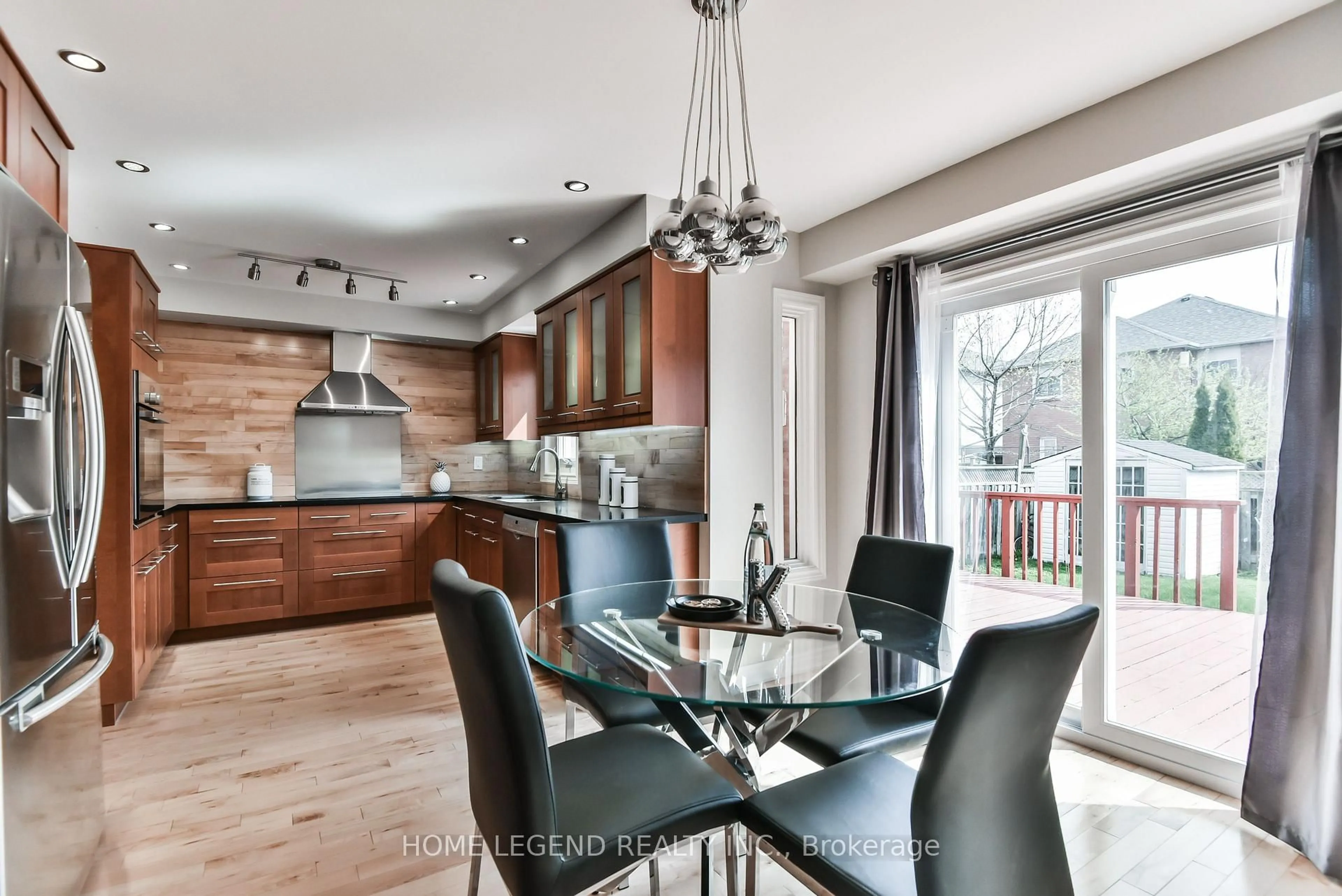 Open concept kitchen, unknown for 3 Gandy Crt, Ajax Ontario L1T 3T7