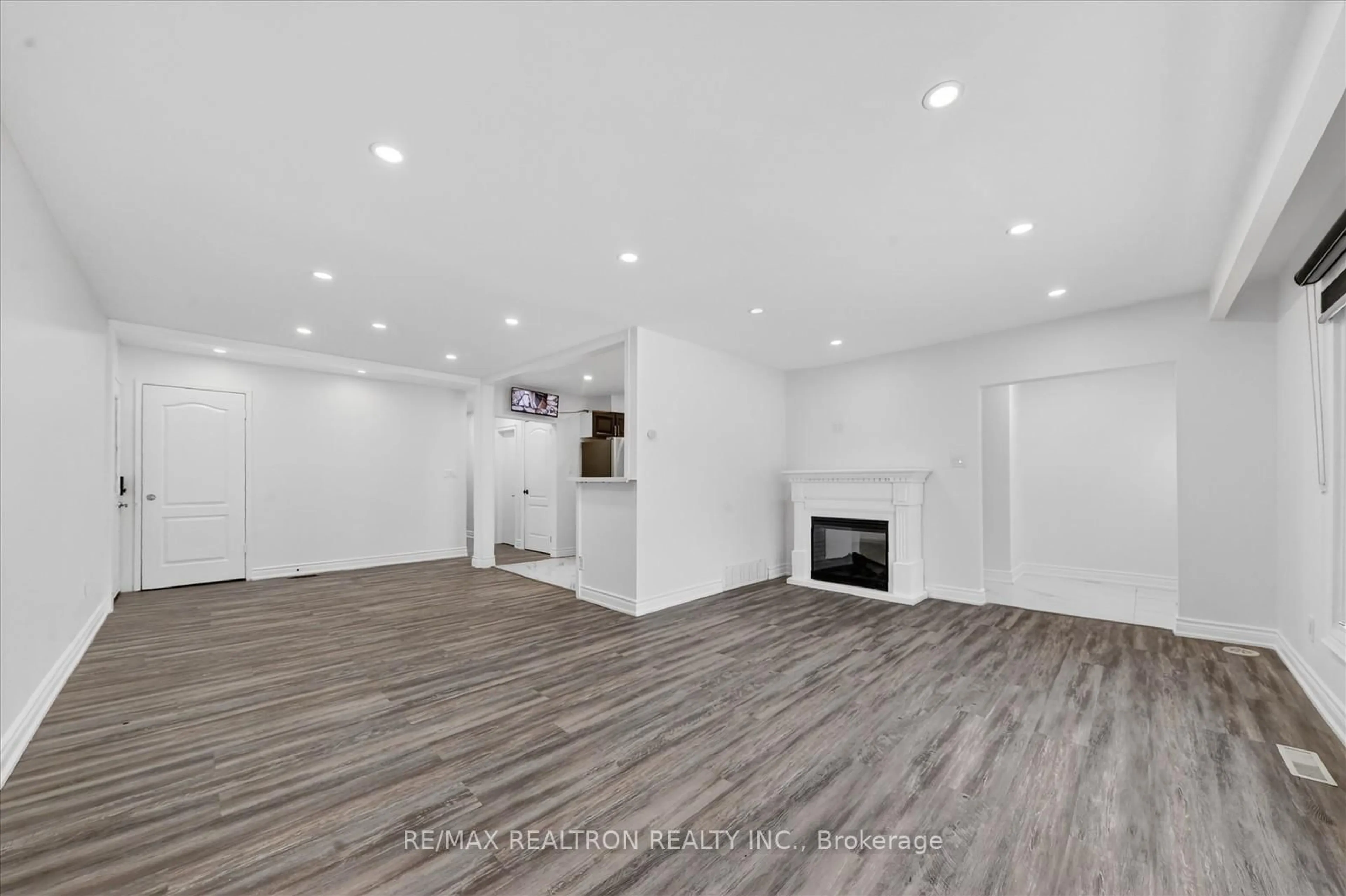 Unknown for 4 Grovenest Dr, Toronto Ontario M1E 4J3