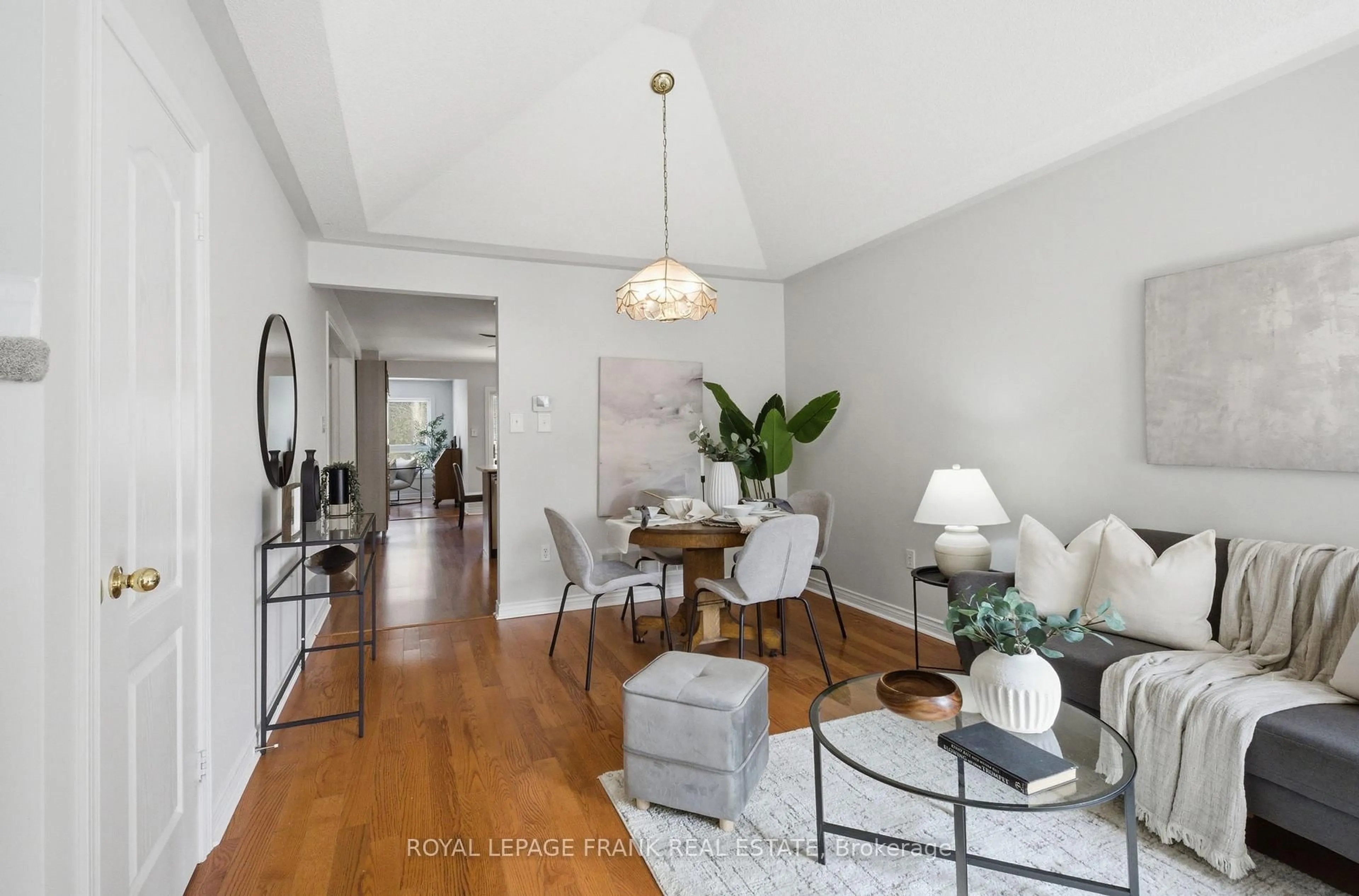 Unknown for 85 Gateway Crt, Whitby Ontario L1R 3M8