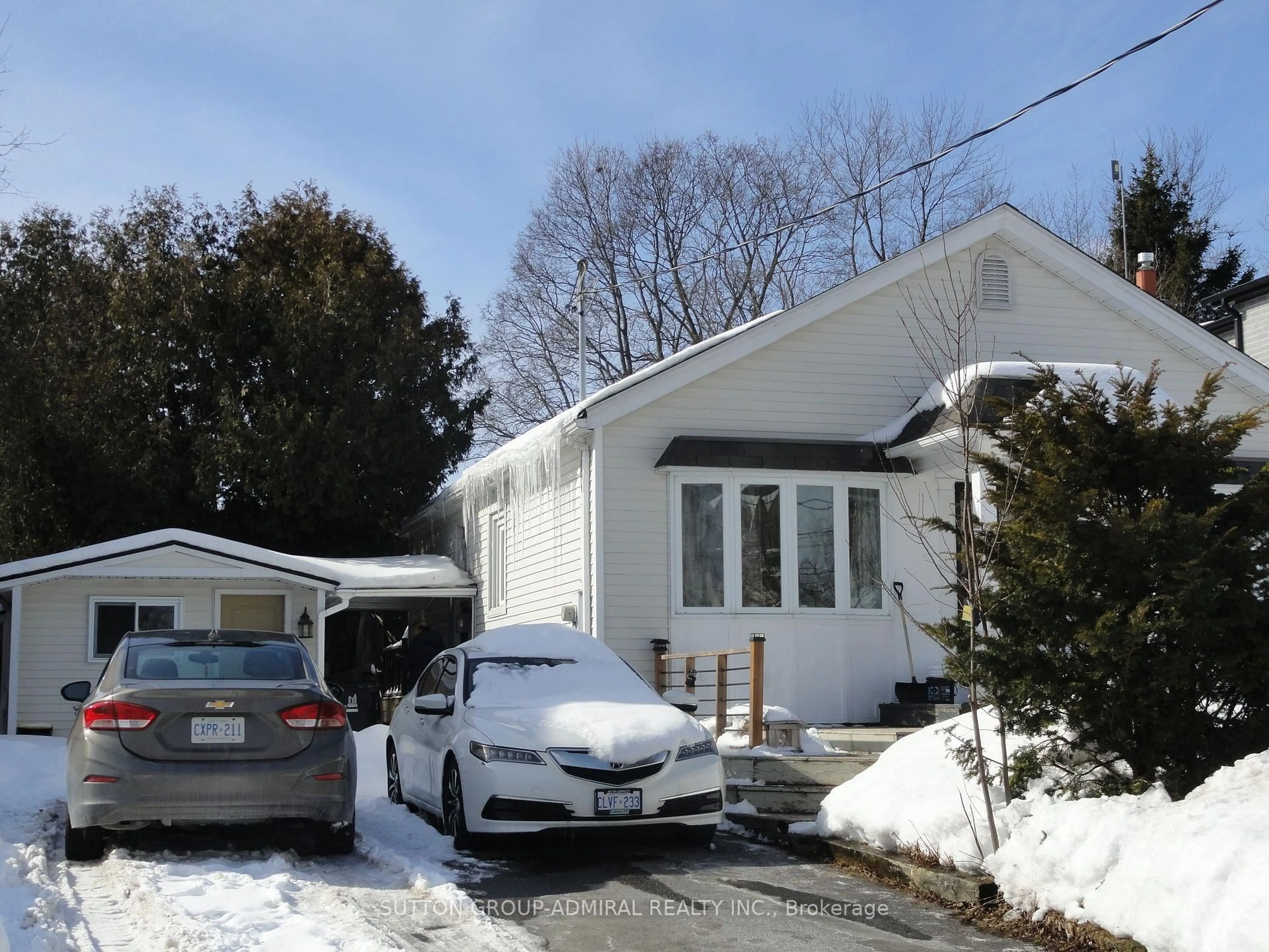 Home with vinyl exterior material, street for 38 Fenwood Hts, Toronto Ontario M1M 2V8