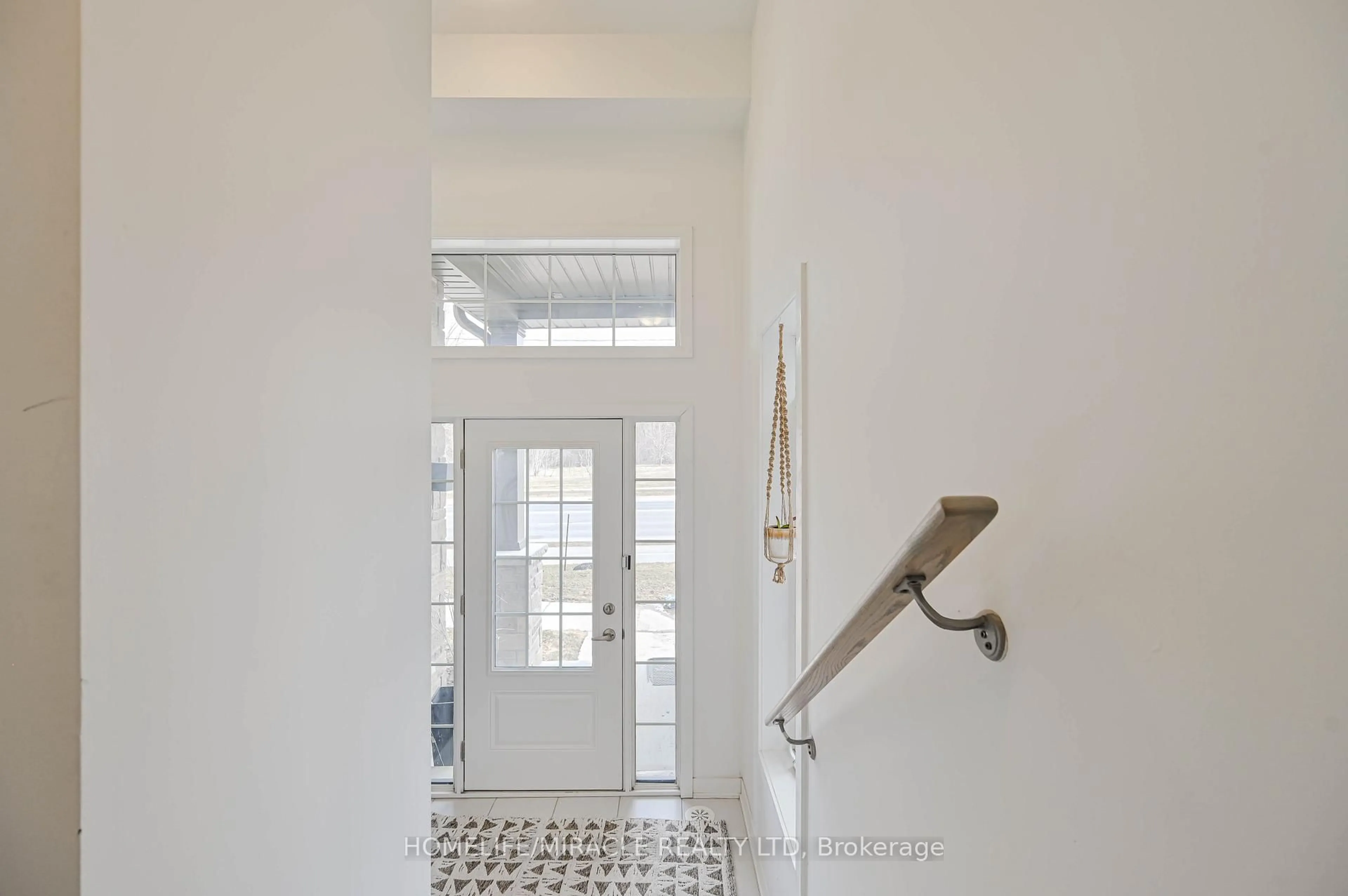 Indoor entryway for 17 Selfridge Way, Whitby Ontario L1N 0N9