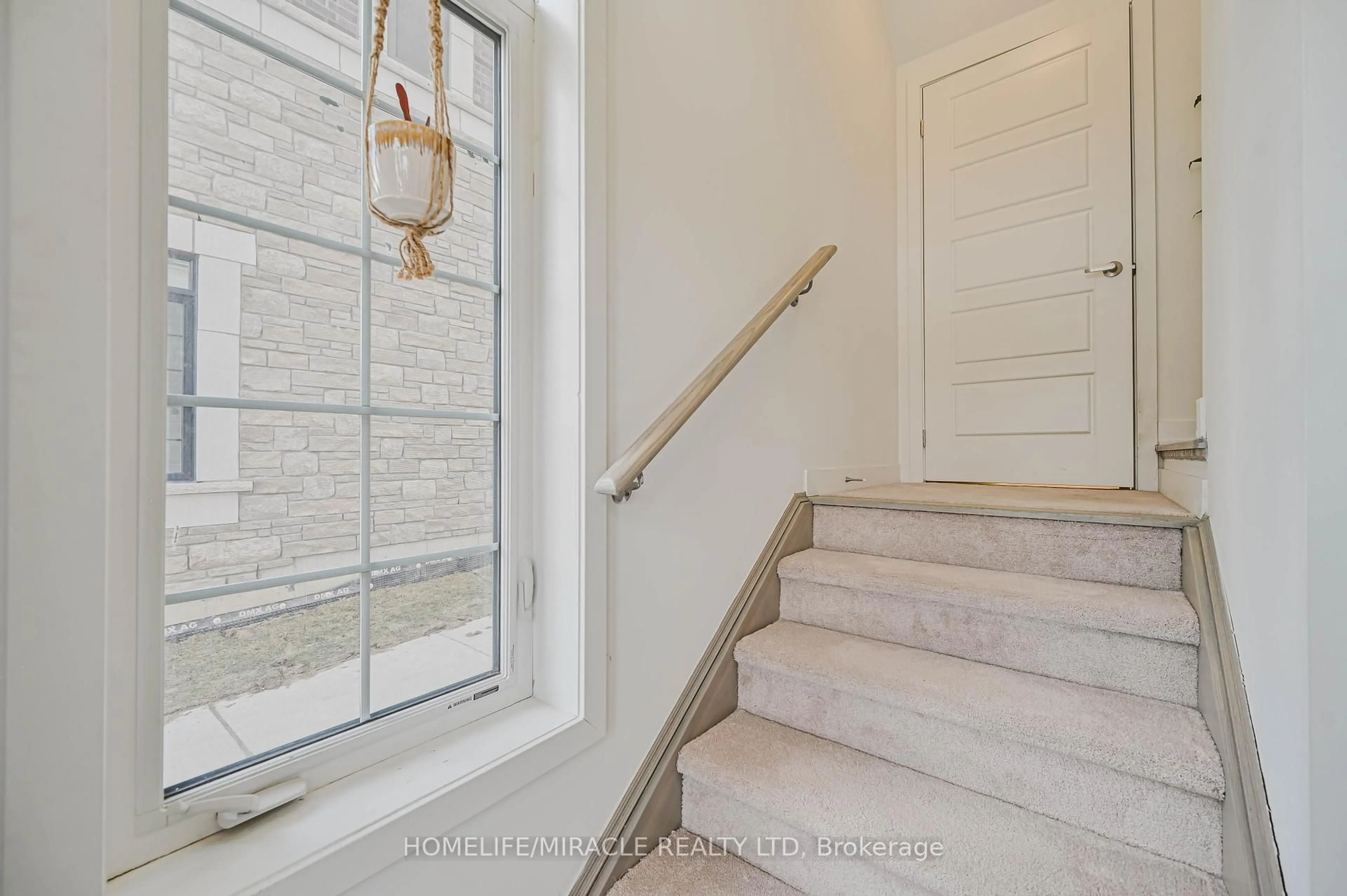 Unknown for 17 Selfridge Way, Whitby Ontario L1N 0N9