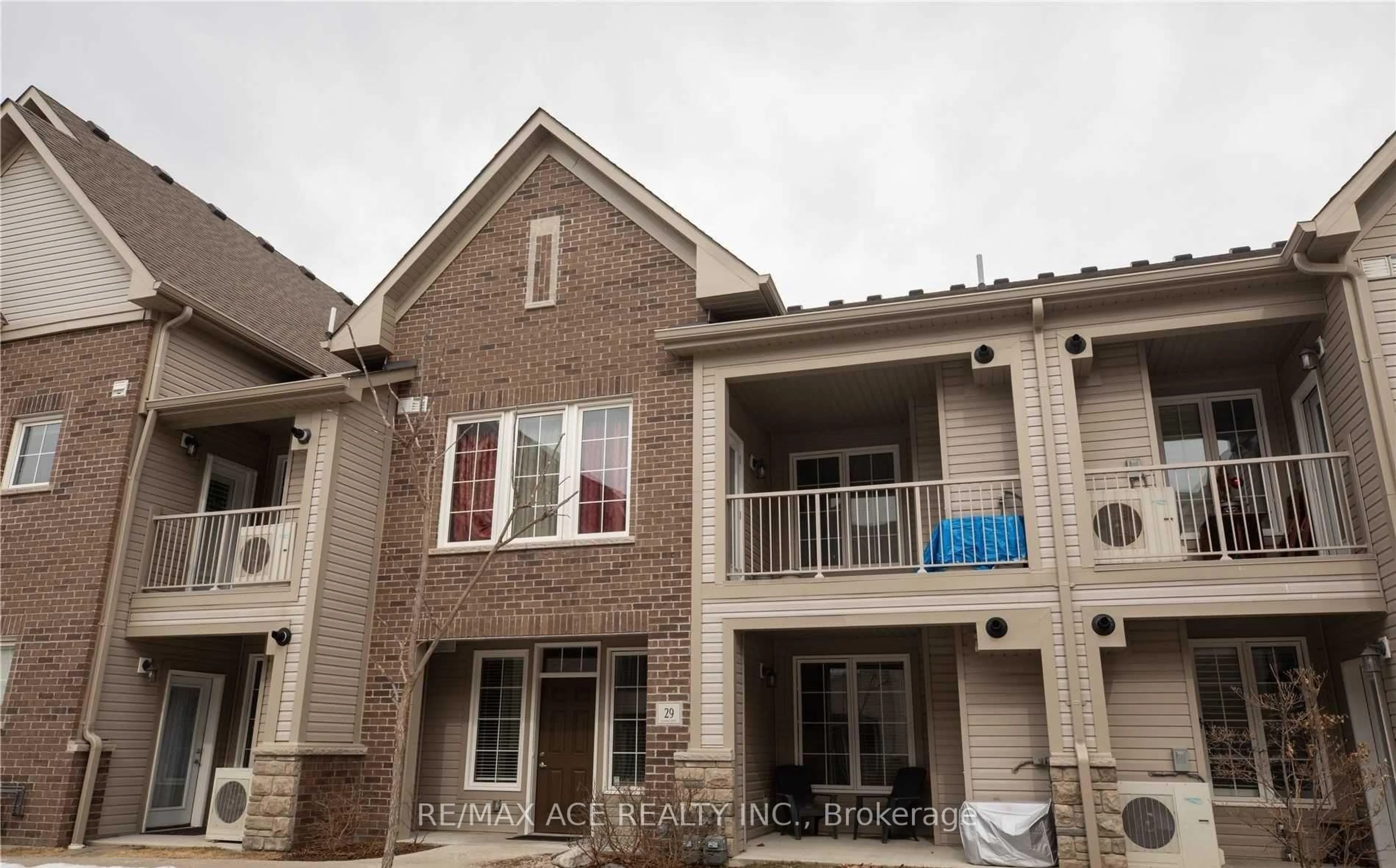 Home with brick exterior material, unknown for 1430 Gord Vinson Ave #29, Clarington Ontario L1E 0J6