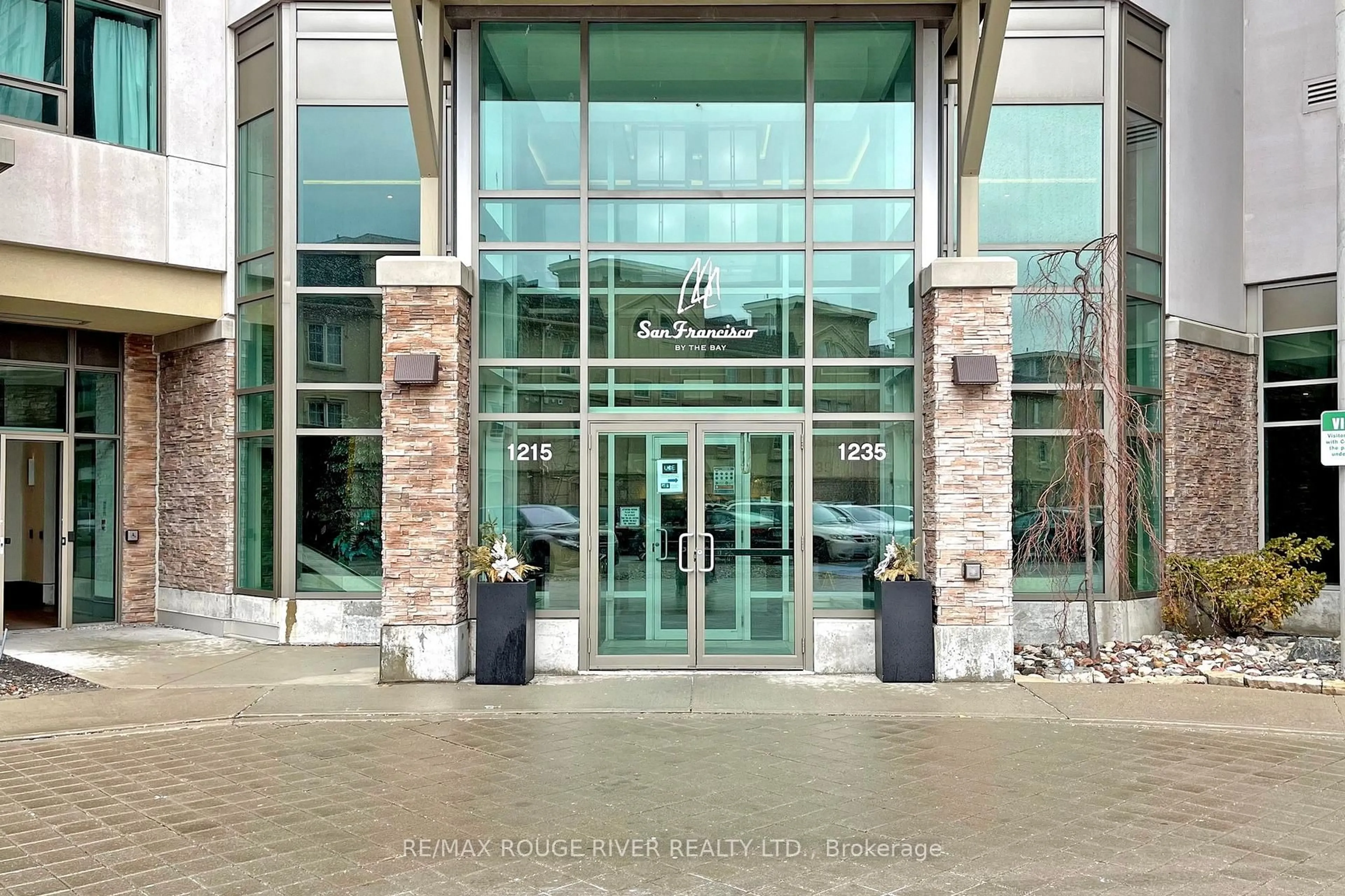 Indoor foyer for 1235 Bayly St #1207, Pickering Ontario L1W 1L7