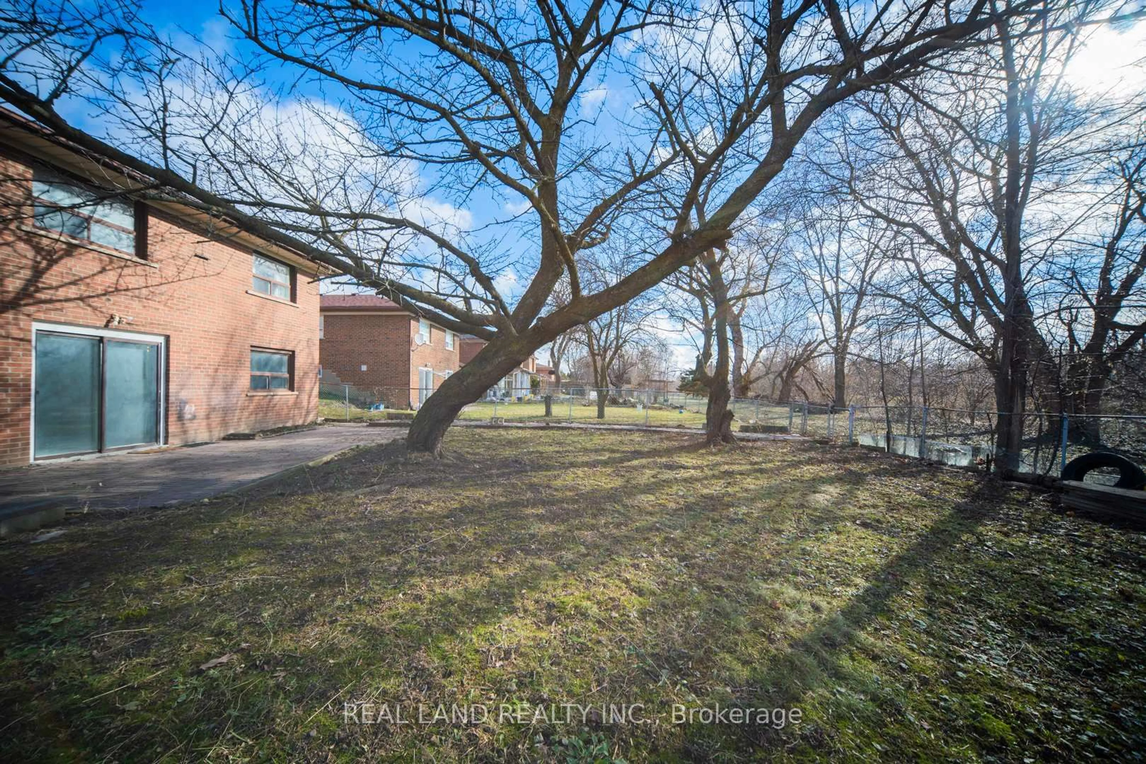 A pic from outside/outdoor area/front of a property/back of a property/a pic from drone, unknown for 1153 Huntingwood Dr, Toronto Ontario M1S 1K6