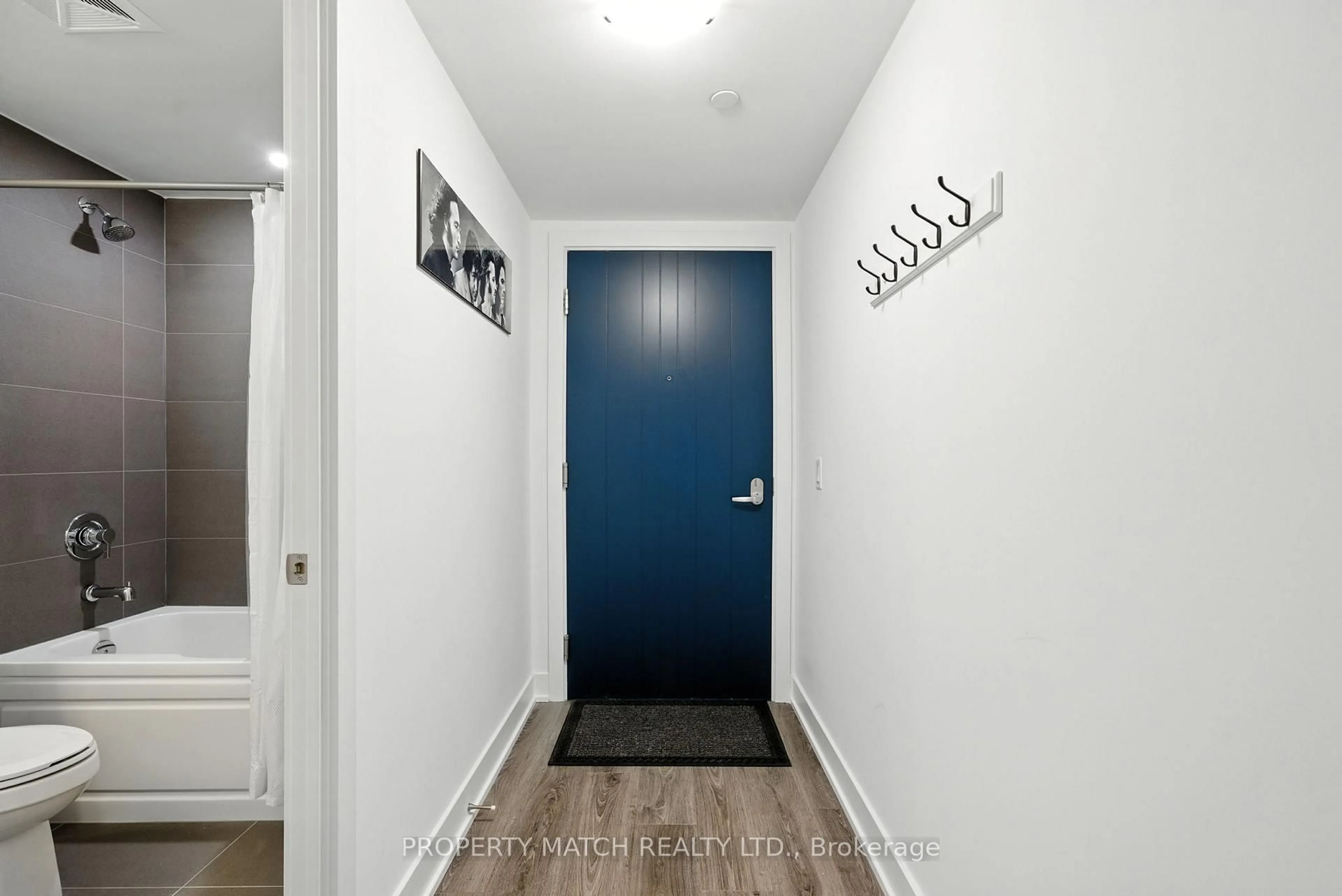 Indoor entryway for 2545 Simcoe St #802, Oshawa Ontario L1L 0W3