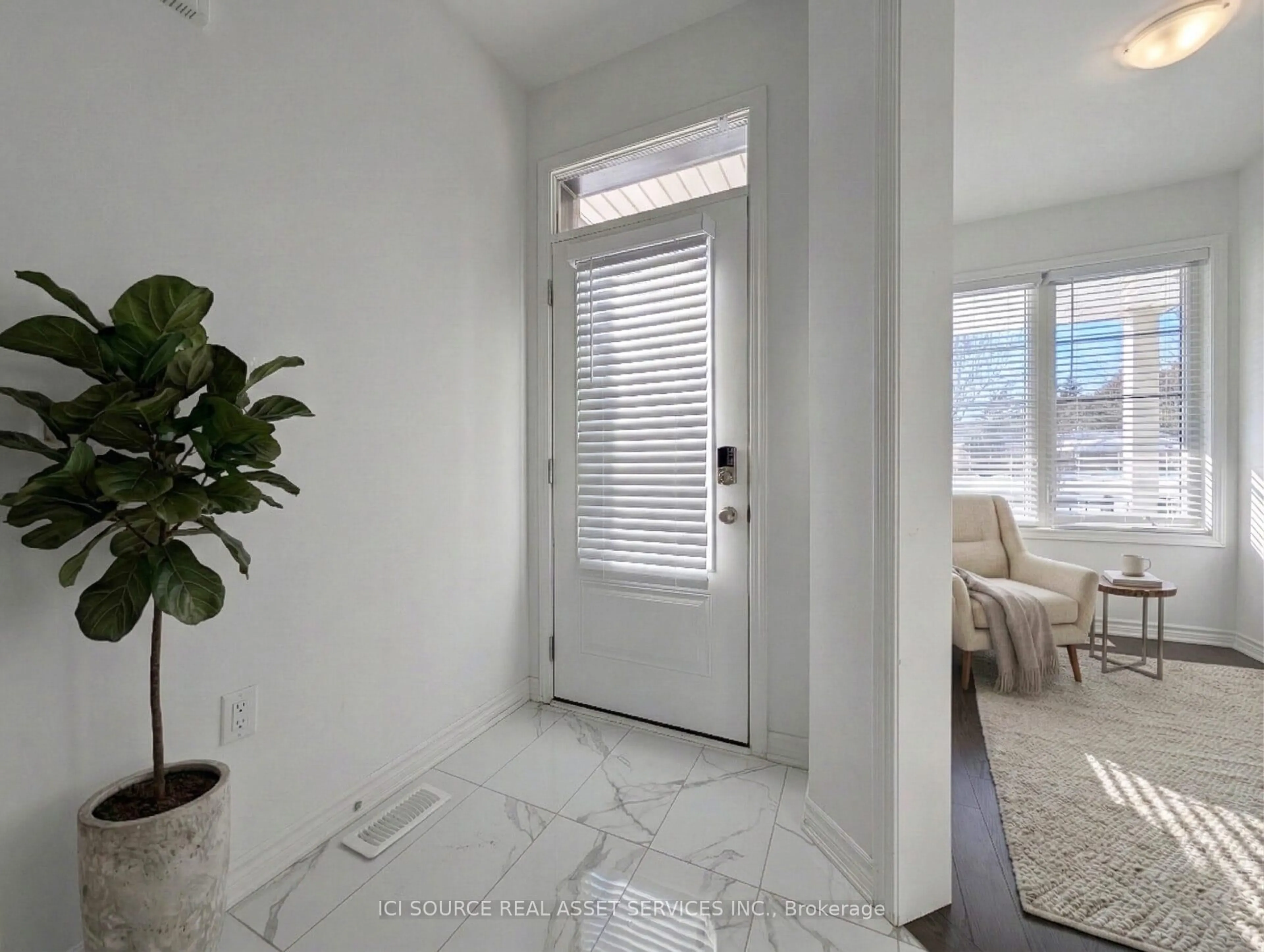 Indoor entryway for 3125 Mulberry Lane, Pickering Ontario L1X 0N9