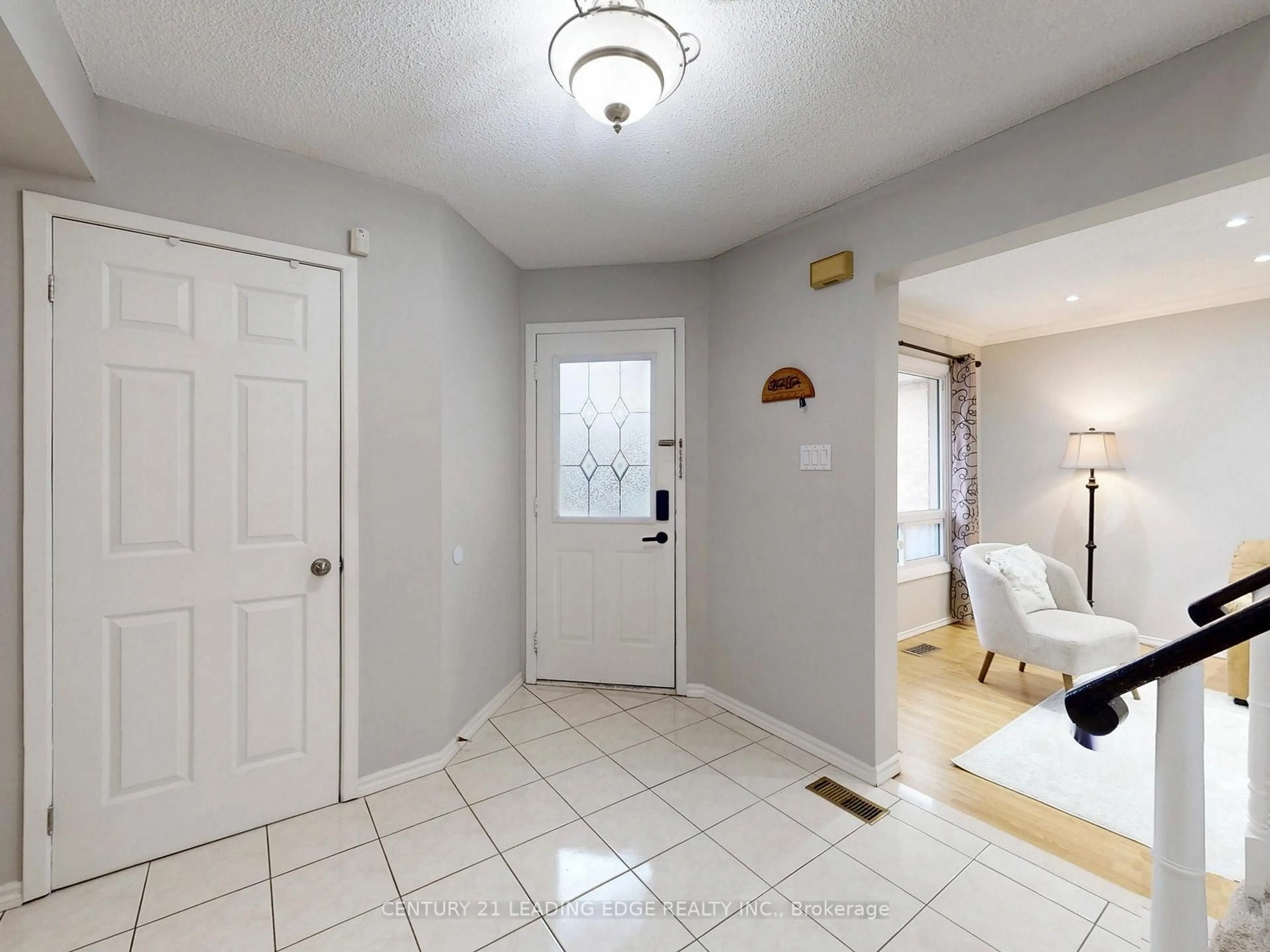 Indoor entryway for 176 Large Cres, Ajax Ontario L1T 2R2